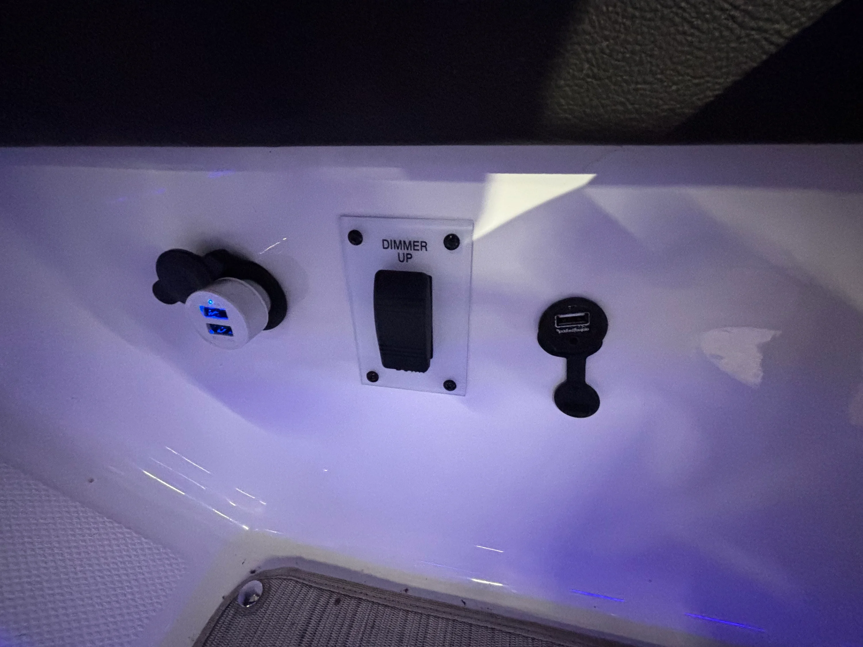 2018 Sea Ray 230 SLX Image Thumbnail #21