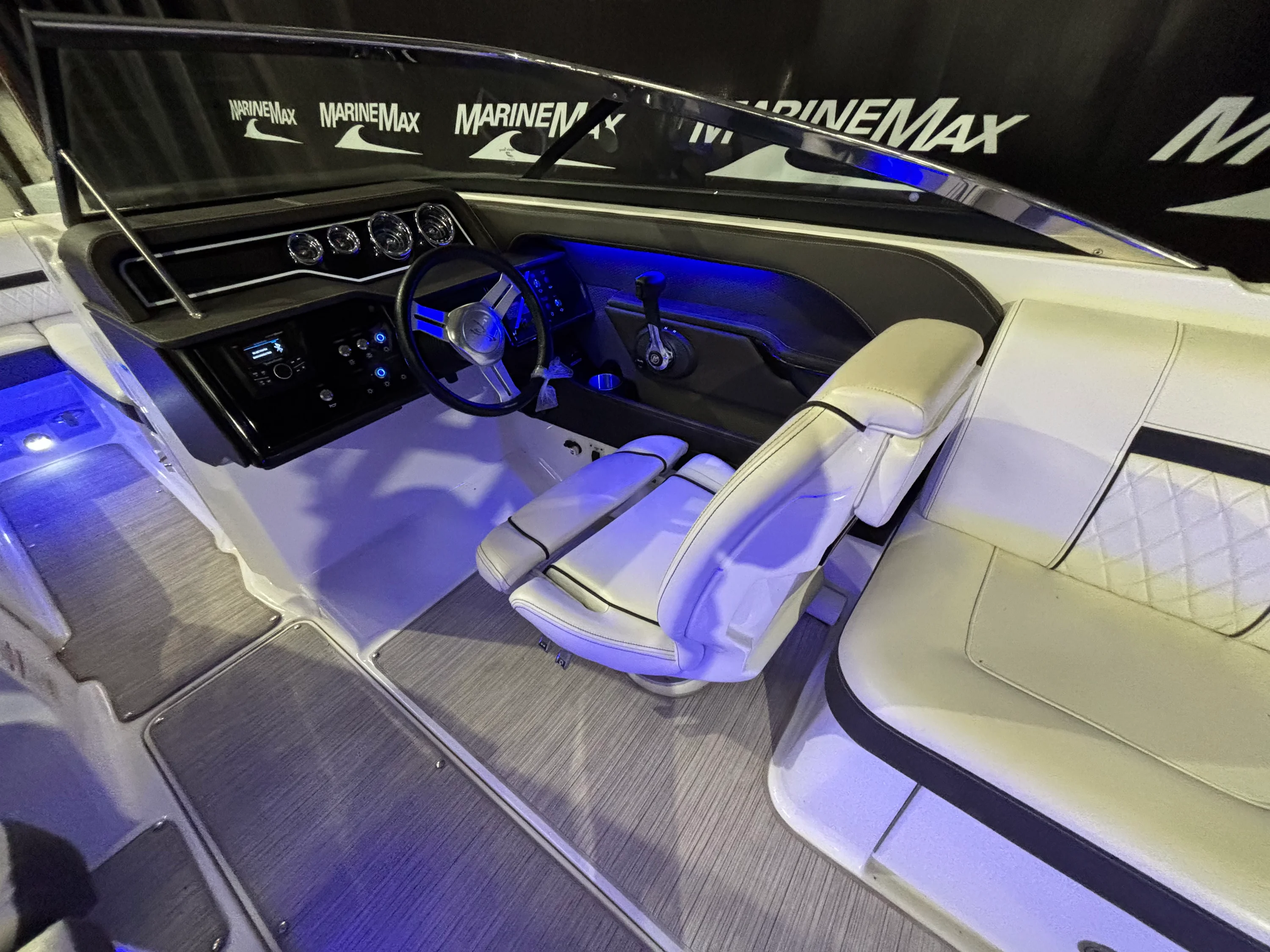 2018 Sea Ray 230 SLX Image Thumbnail #18