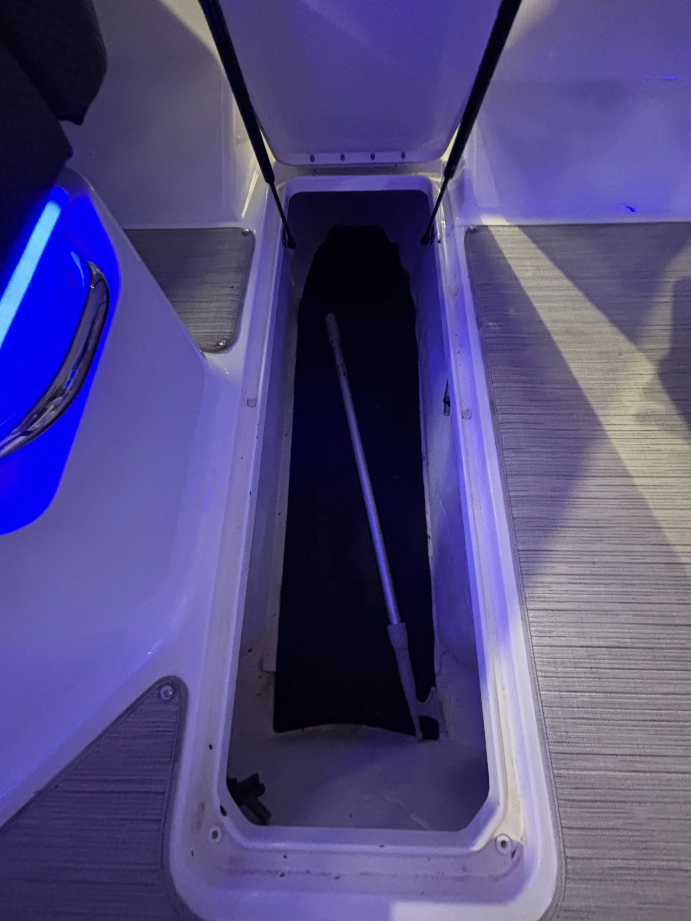 2018 Sea Ray 230 SLX Image Thumbnail #16