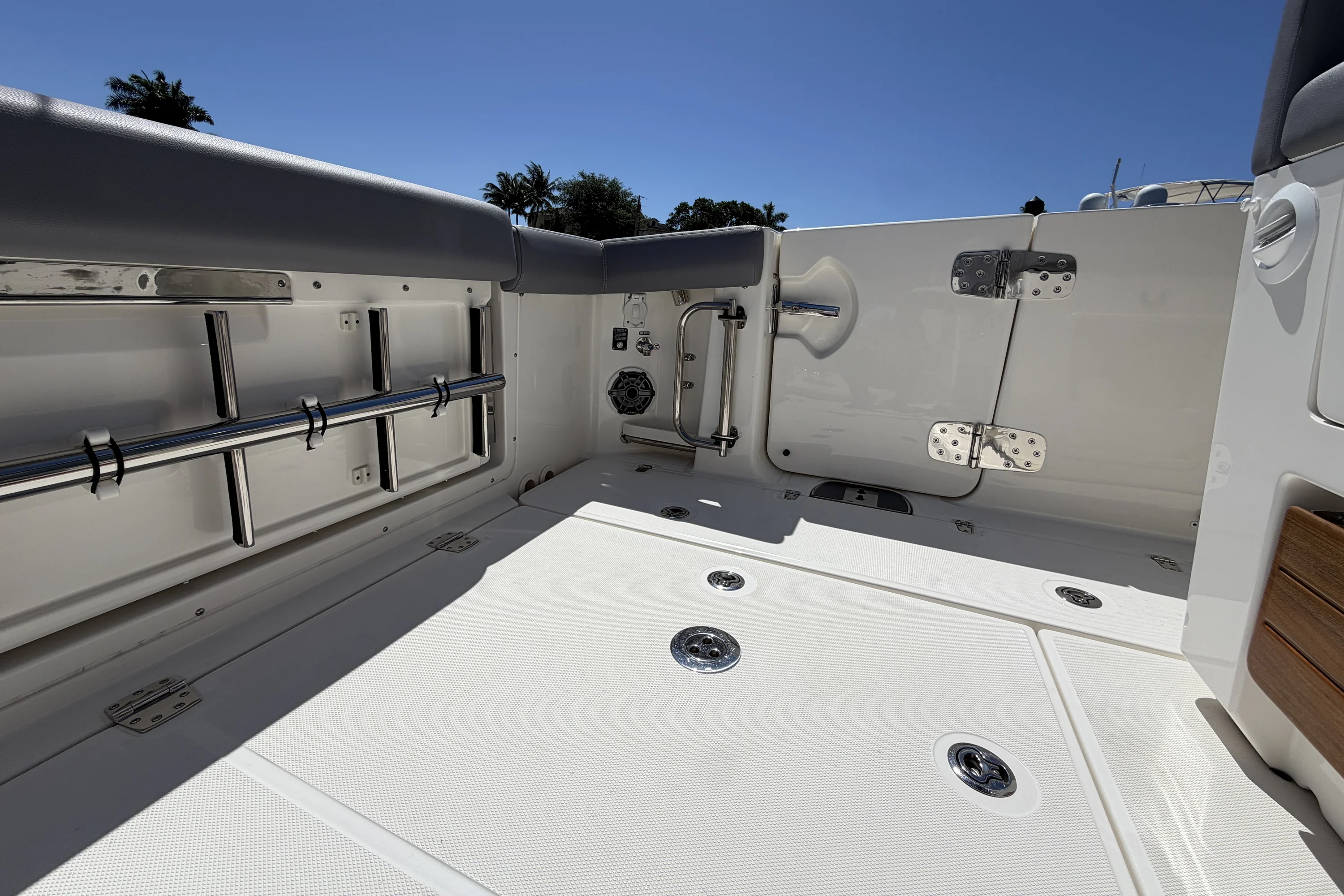 2024 Boston Whaler 350 REALM Image Thumbnail #29