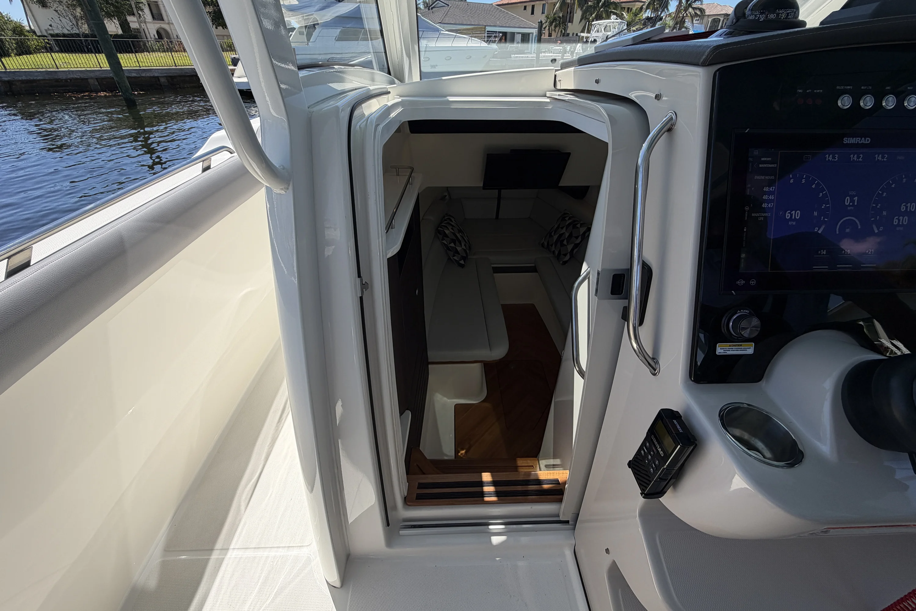 2024 Boston Whaler 350 REALM Image Thumbnail #75