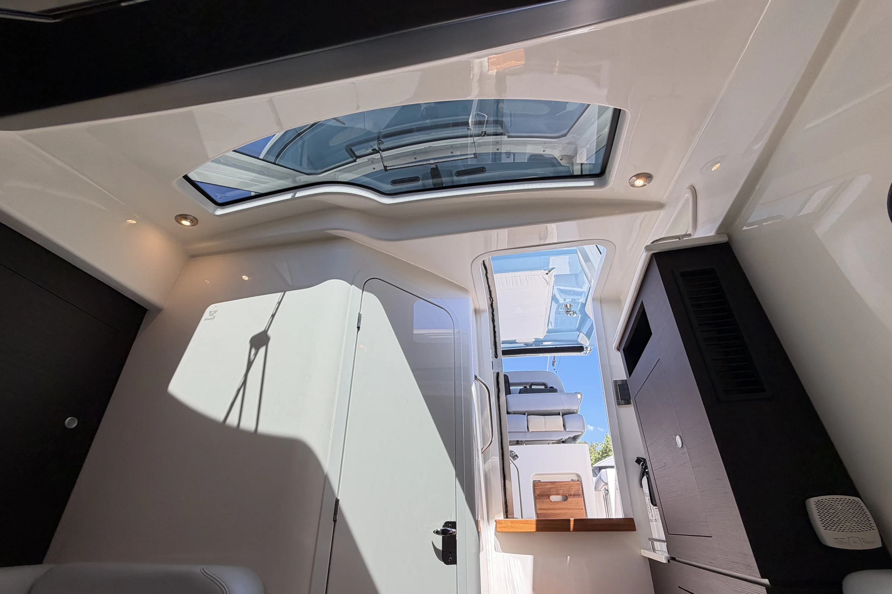 2024 Boston Whaler 350 REALM Image Thumbnail #83