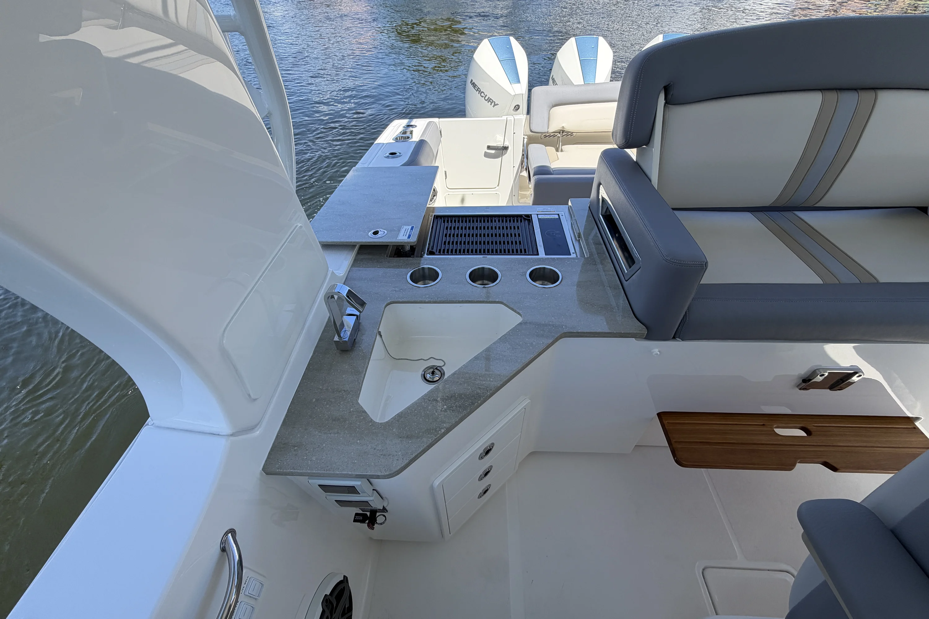 2024 Boston Whaler 350 REALM Image Thumbnail #51