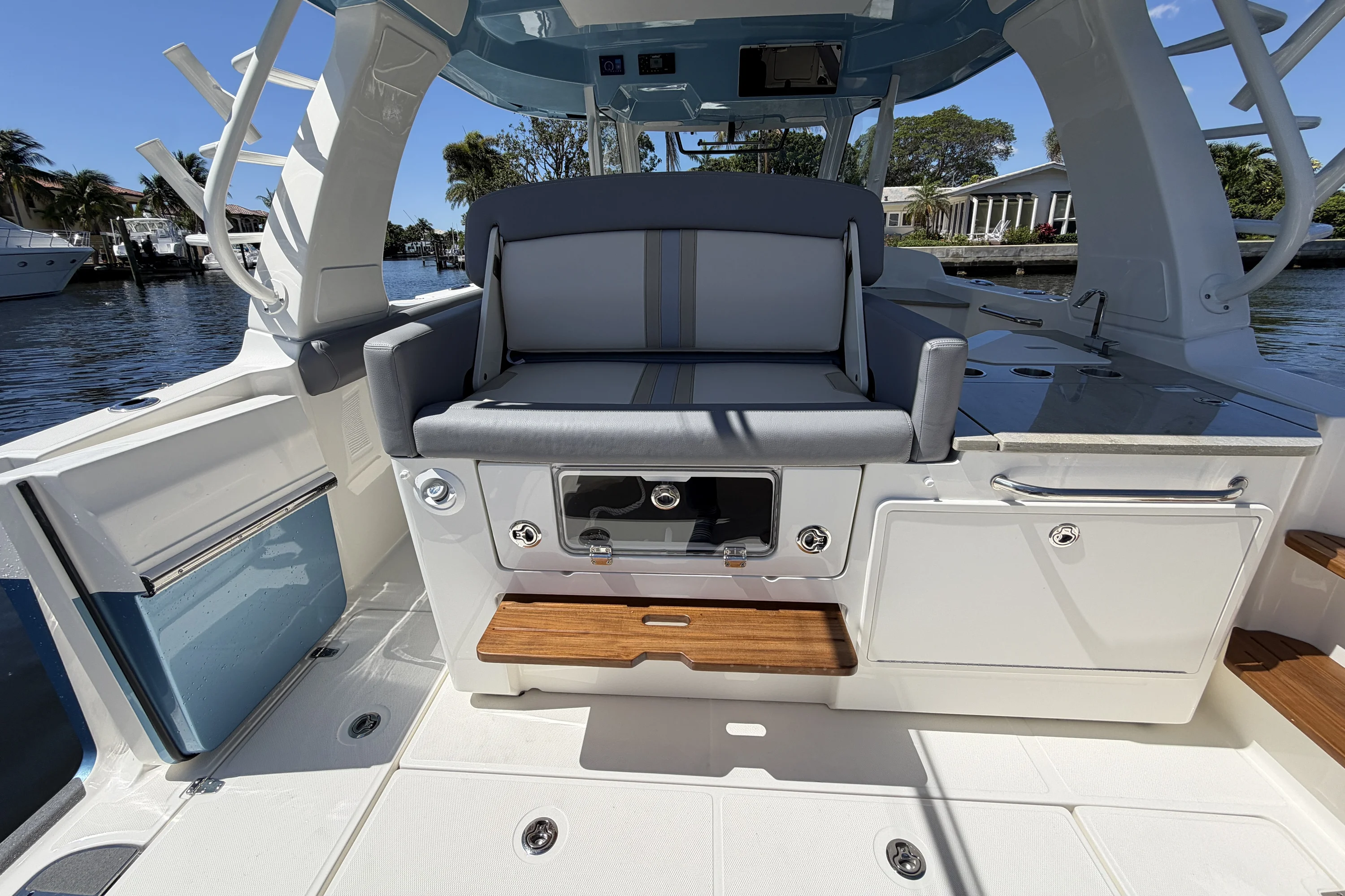 2024 Boston Whaler 350 REALM Image Thumbnail #40