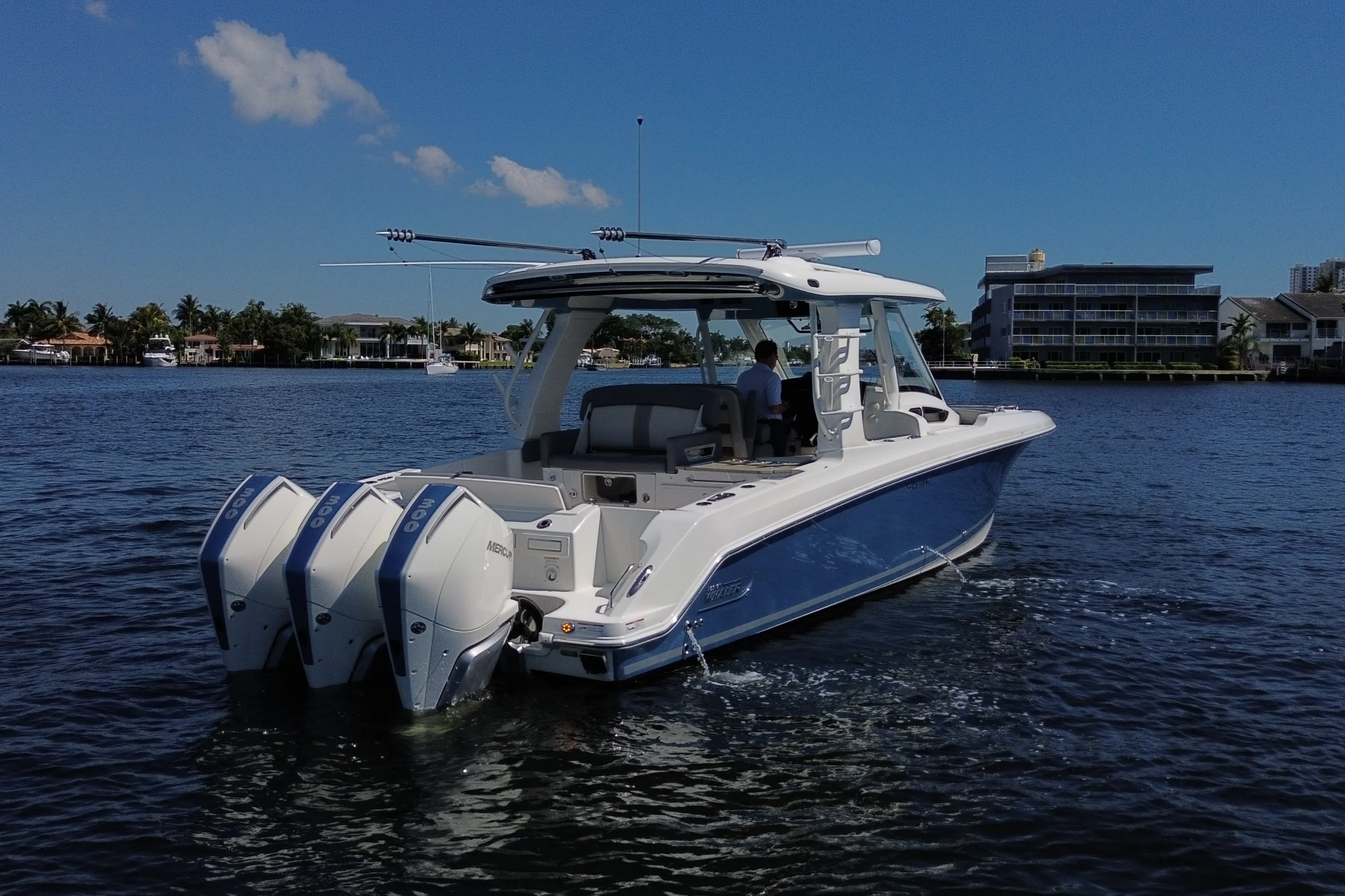 2024 Boston Whaler 350 REALM Image Thumbnail #6