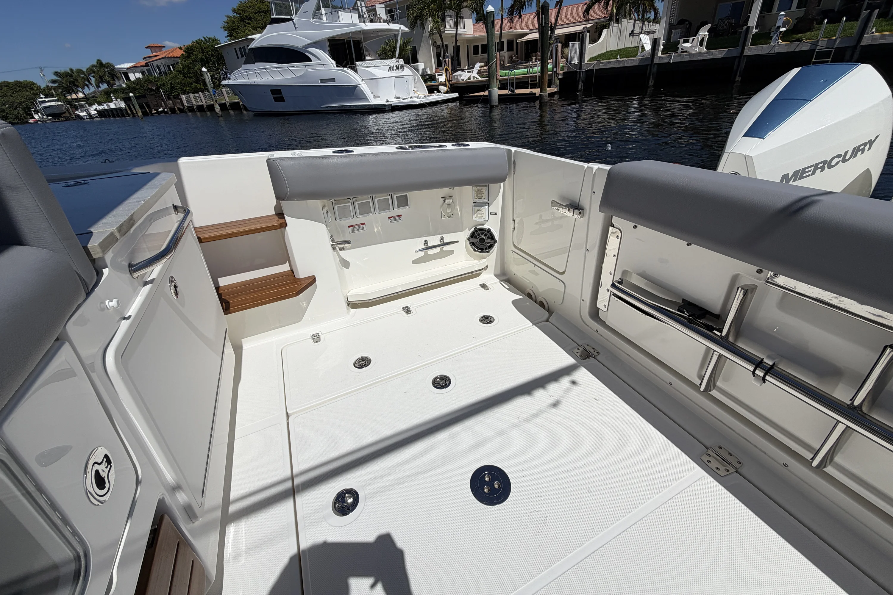 2024 Boston Whaler 350 REALM Image Thumbnail #30