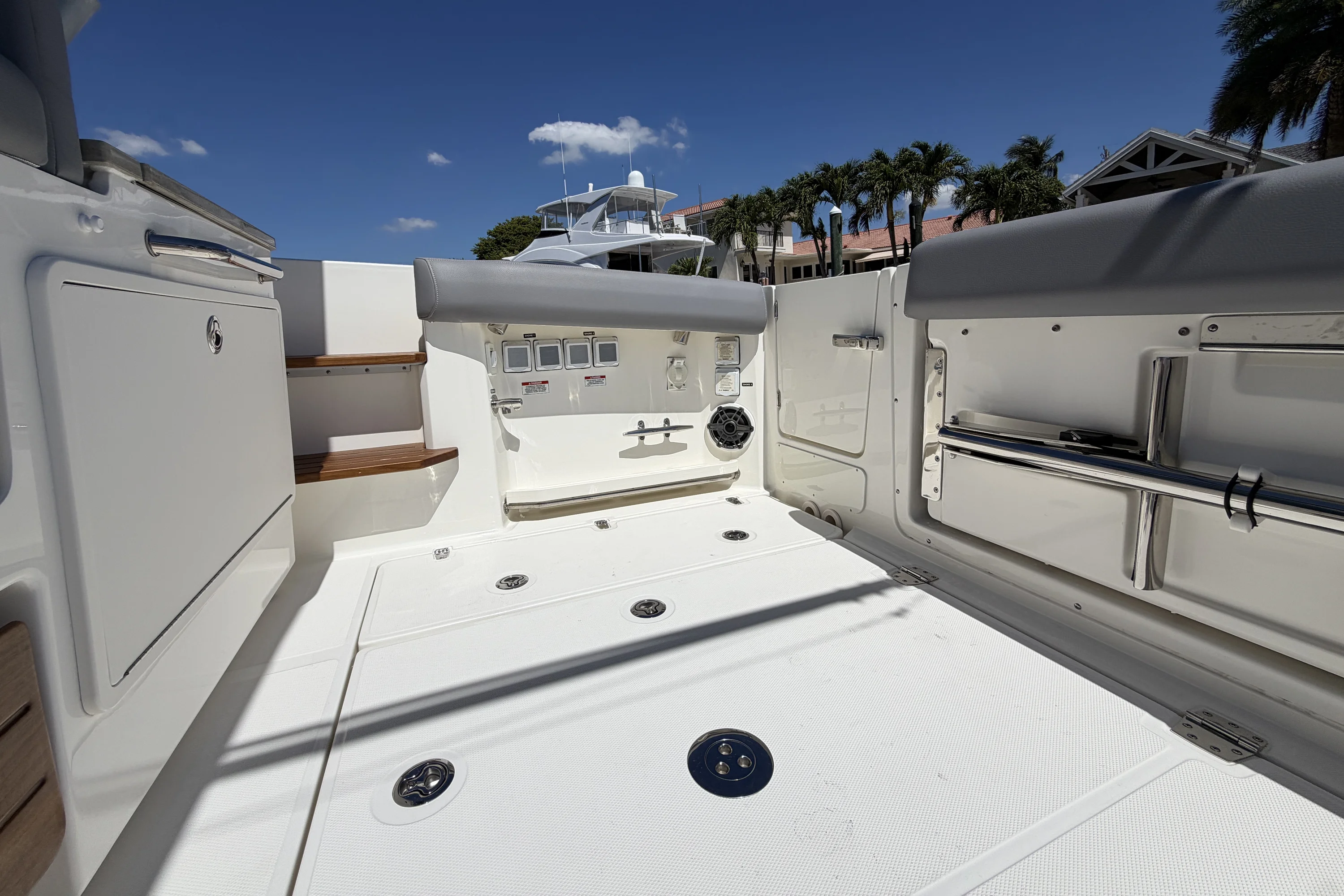 2024 Boston Whaler 350 REALM Image Thumbnail #31