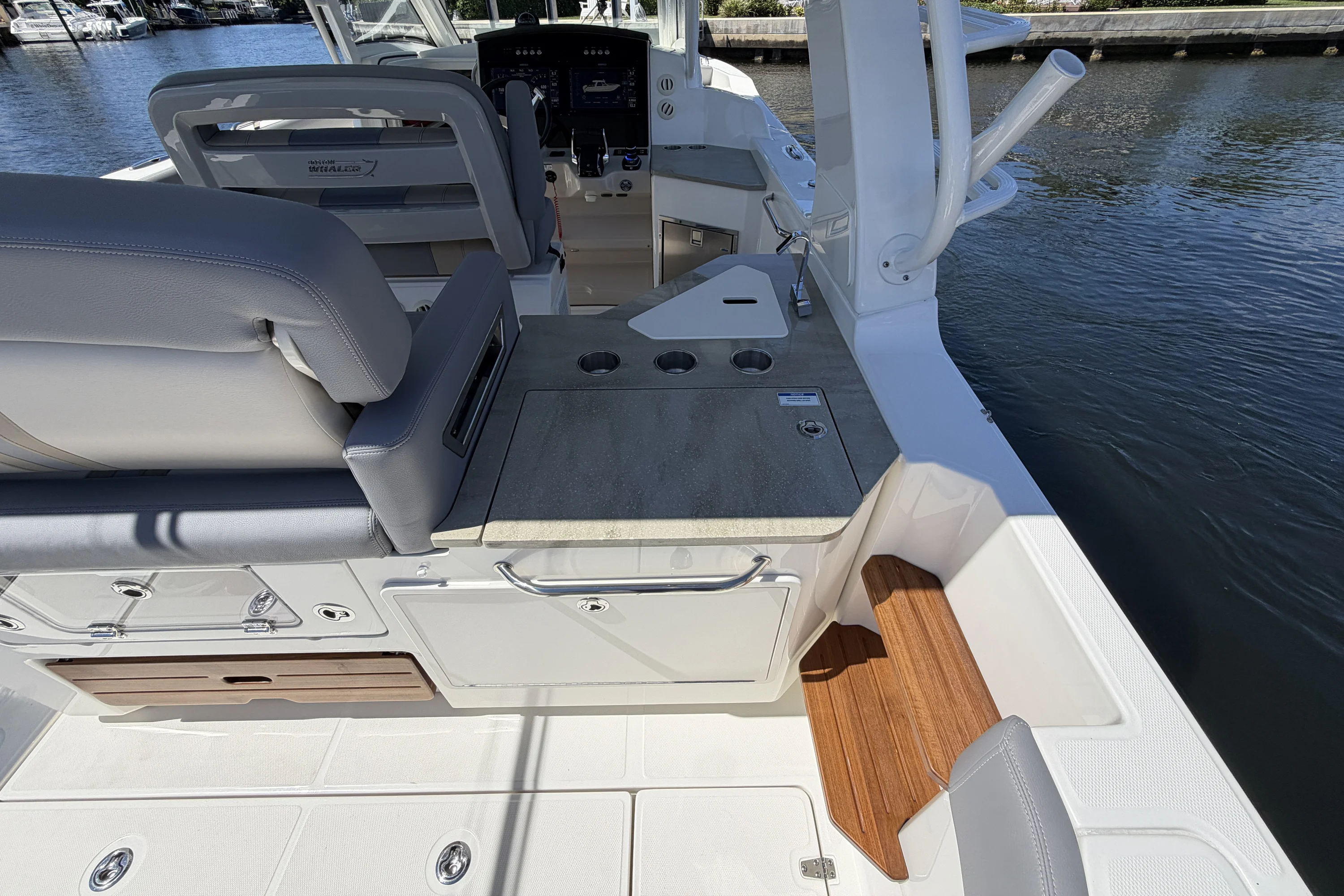 2024 Boston Whaler 350 REALM Image Thumbnail #38