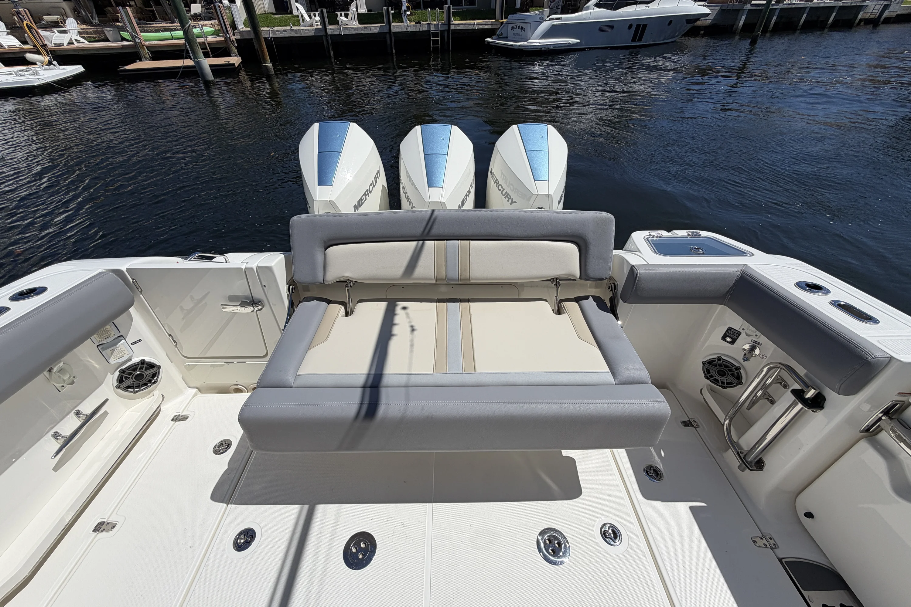2024 Boston Whaler 350 REALM Image Thumbnail #27