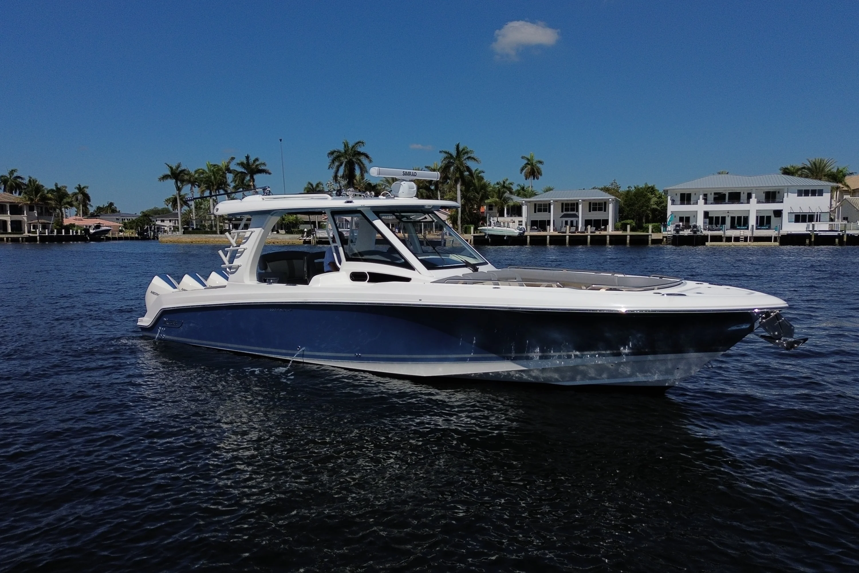 2024 Boston Whaler 350 REALM Image Thumbnail #14