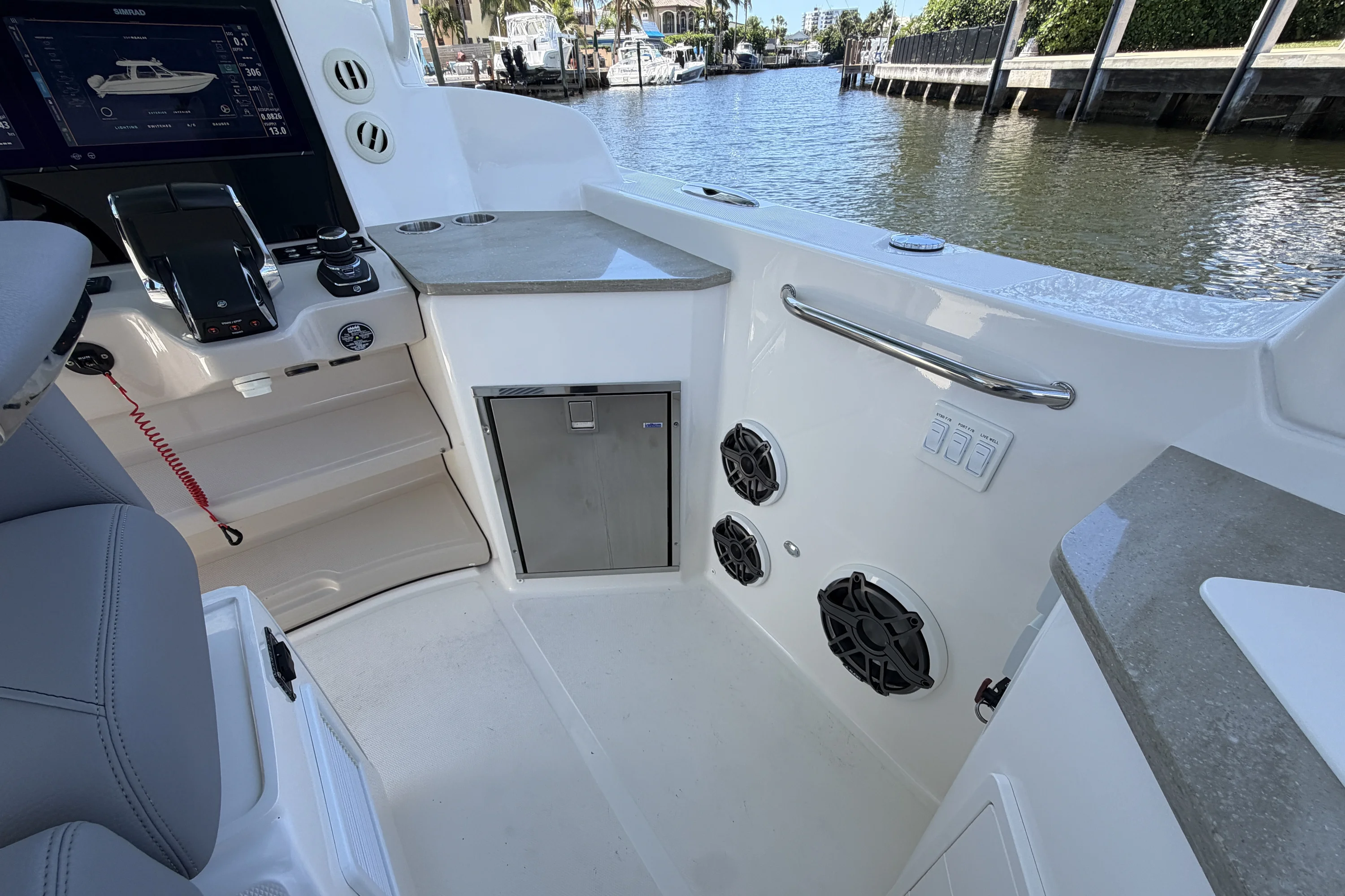 2024 Boston Whaler 350 REALM Image Thumbnail #53