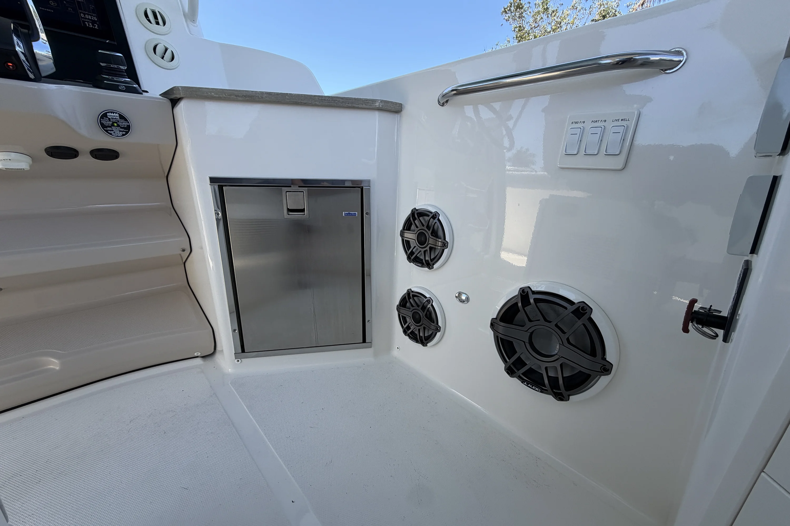 2024 Boston Whaler 350 REALM Image Thumbnail #54