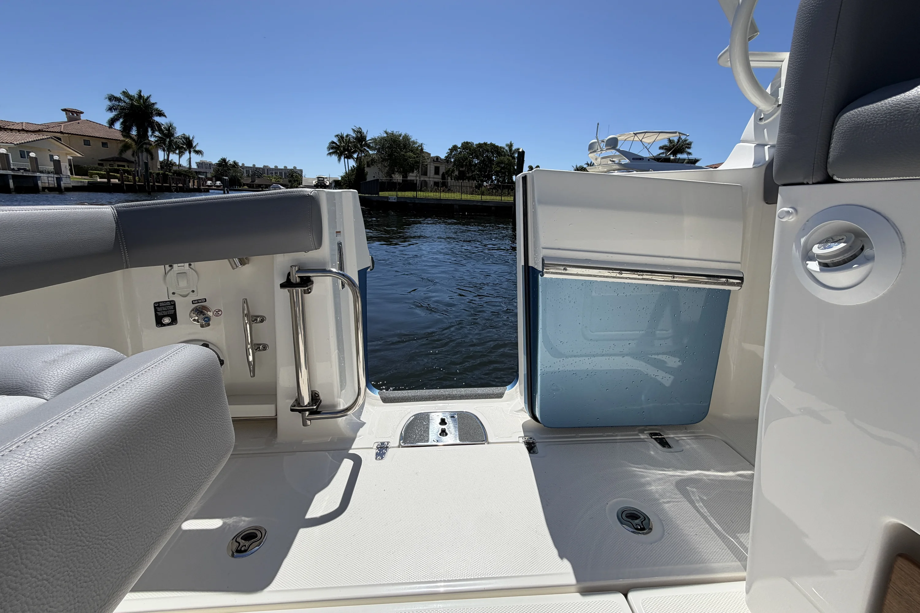 2024 Boston Whaler 350 REALM Image Thumbnail #33