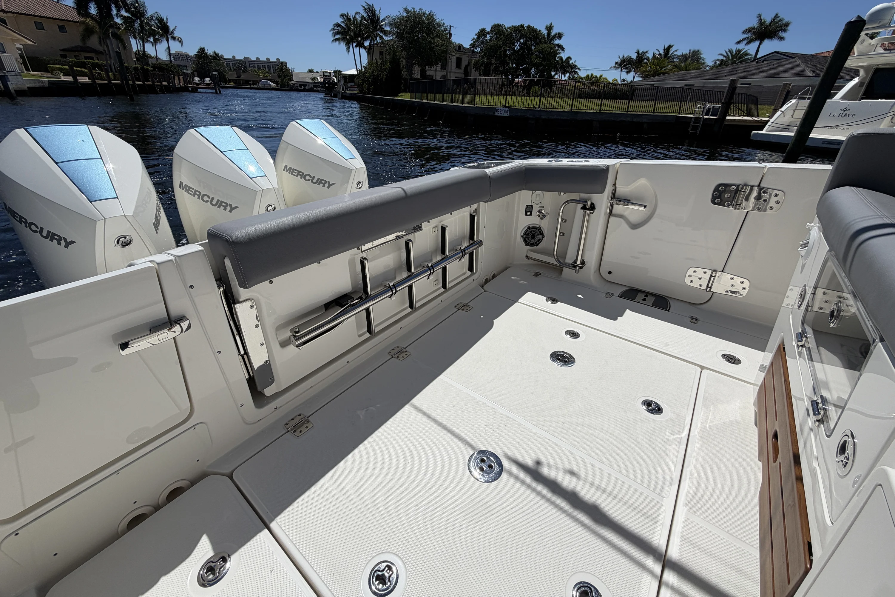 2024 Boston Whaler 350 REALM Image Thumbnail #28