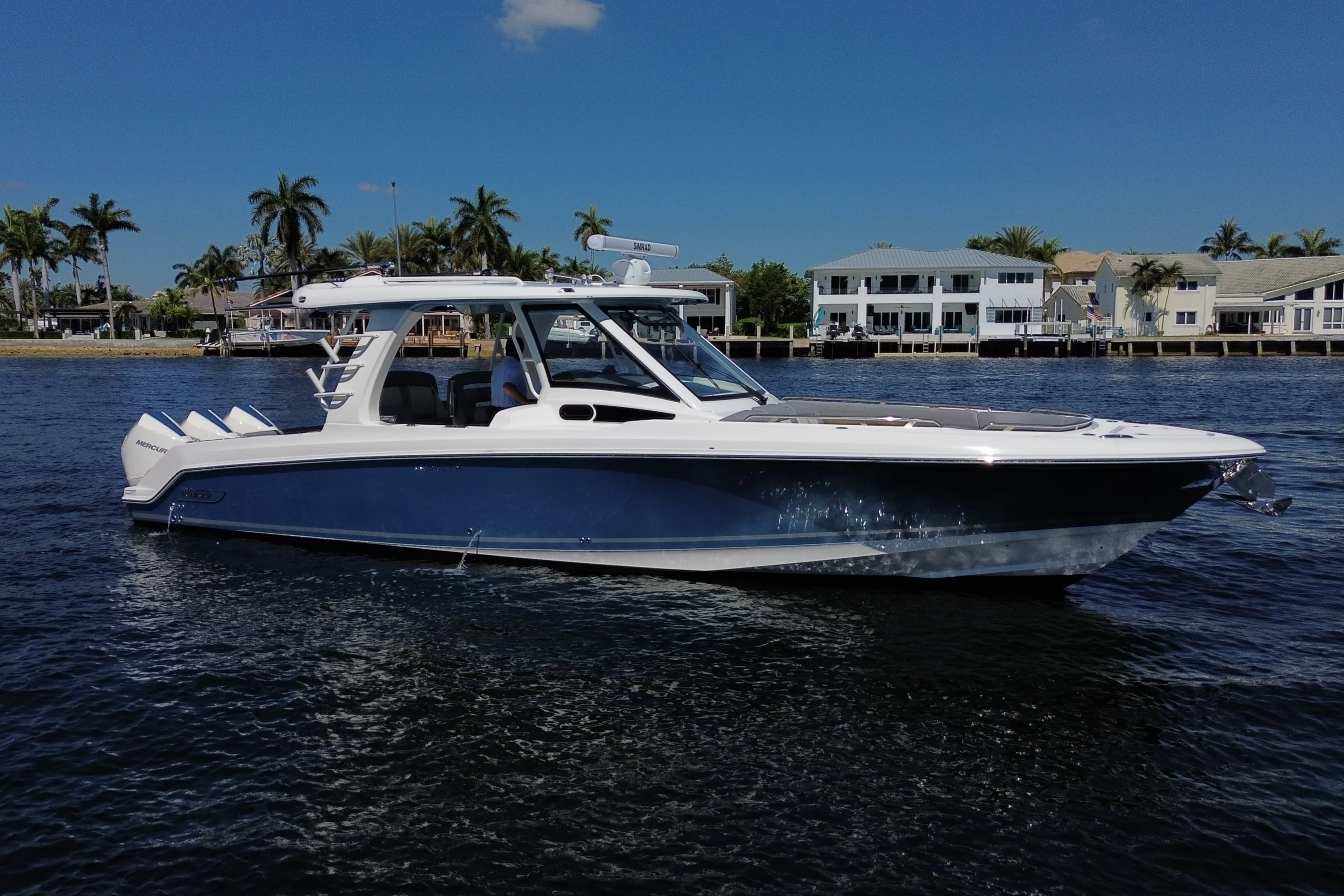 2024 Boston Whaler 350 REALM Image Thumbnail #13