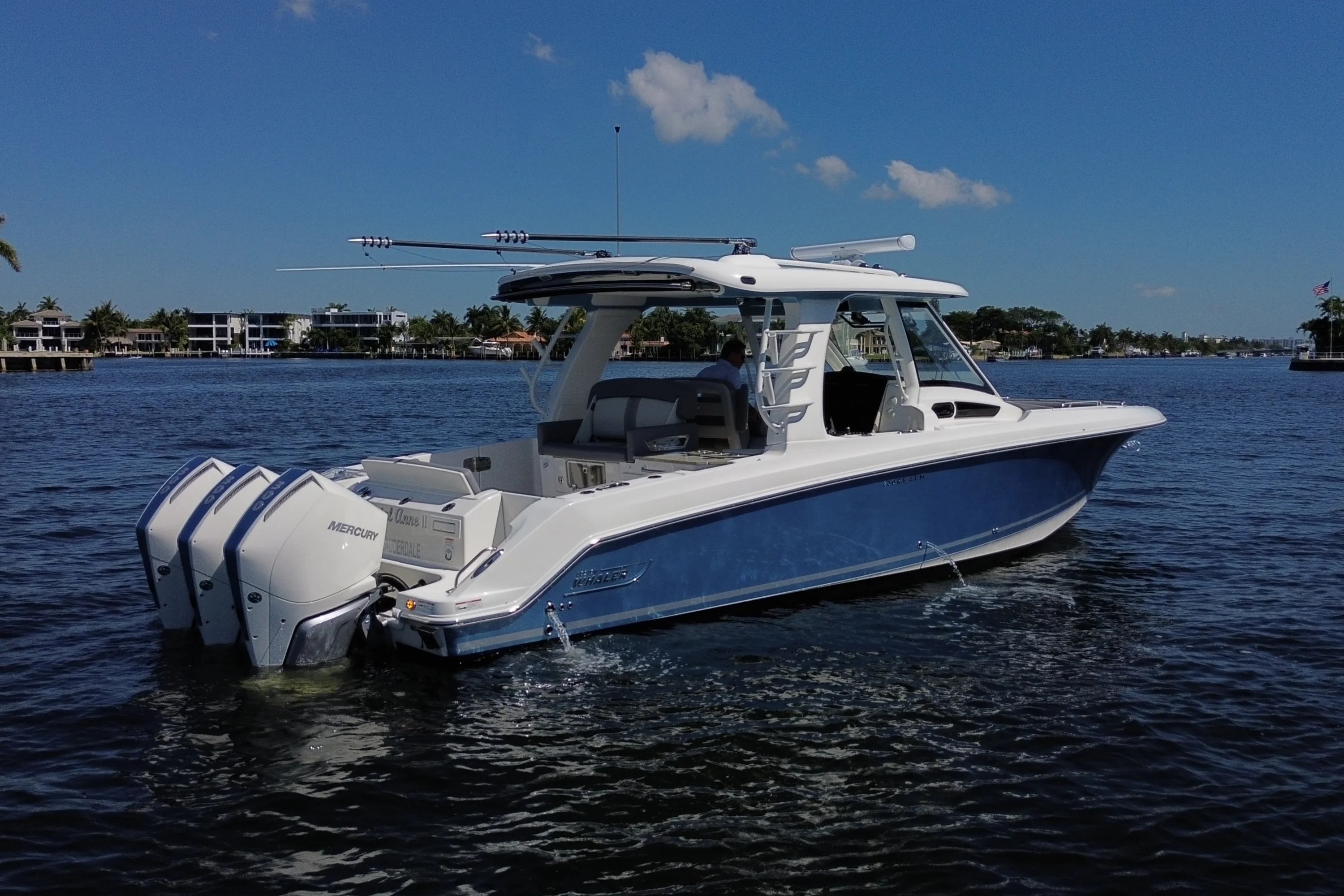 2024 Boston Whaler 350 REALM Image Thumbnail #7