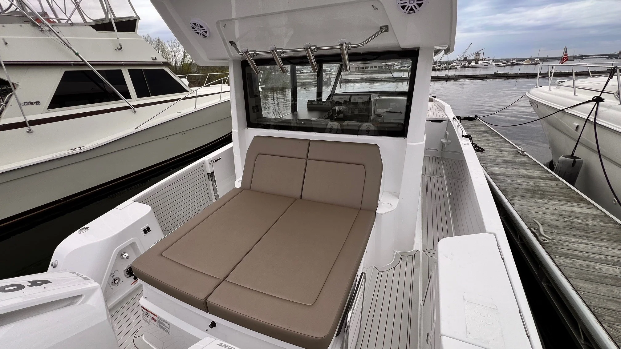 2026 Cruisers Yachts 38 VTR EC Image Thumbnail #7