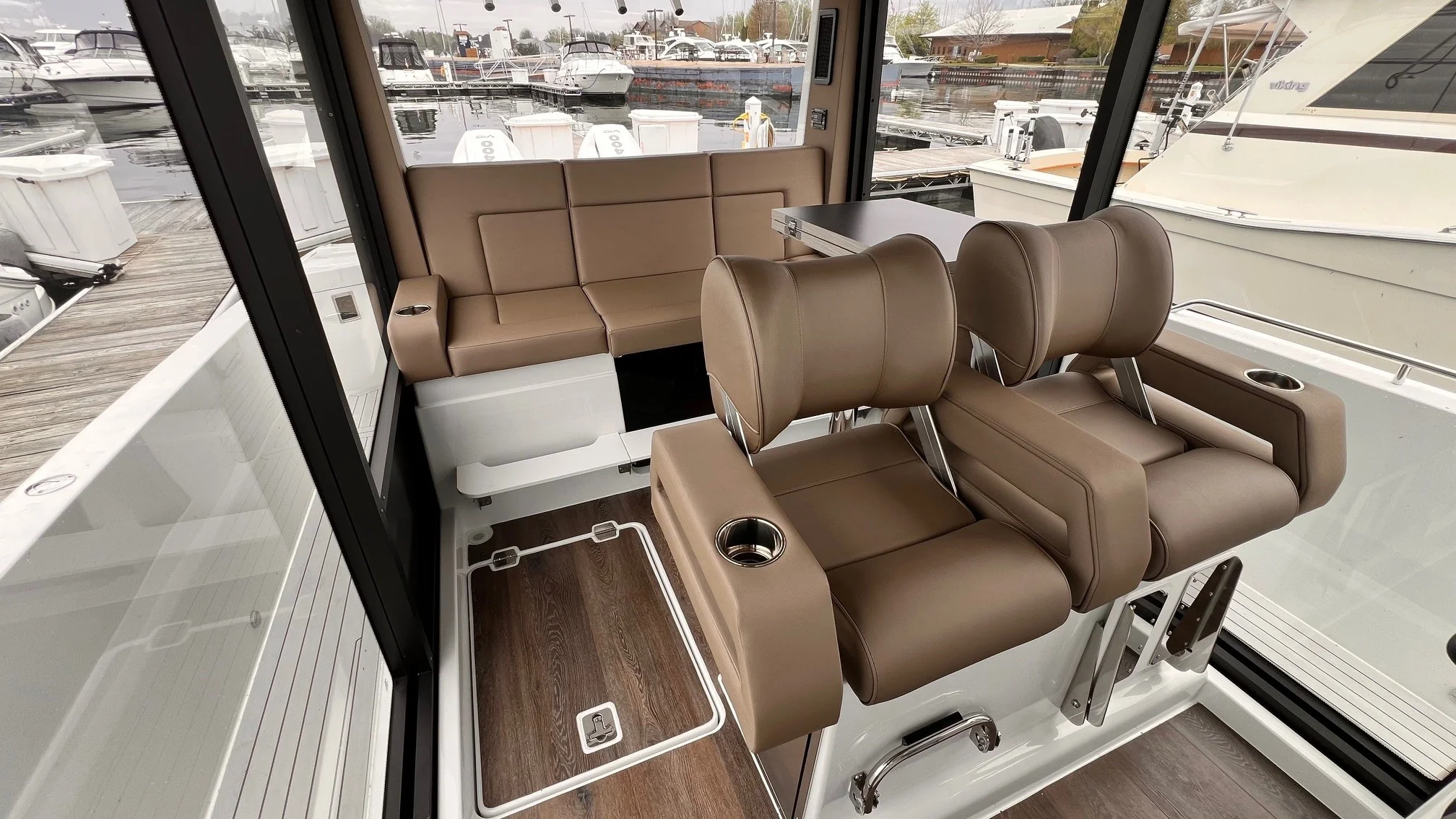 2026 Cruisers Yachts 38 VTR EC Image Thumbnail #13