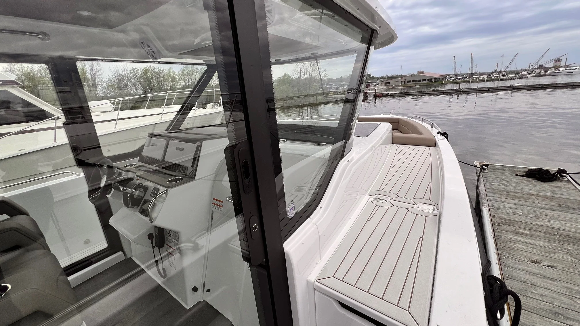 2026 Cruisers Yachts 38 VTR EC Image Thumbnail #11