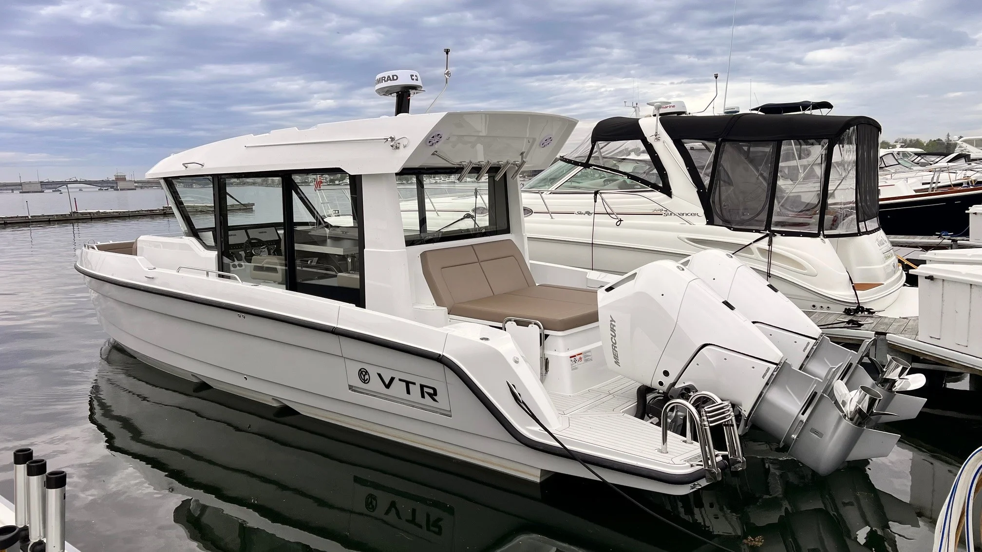 2026 Cruisers Yachts 38 VTR EC Image Thumbnail #1