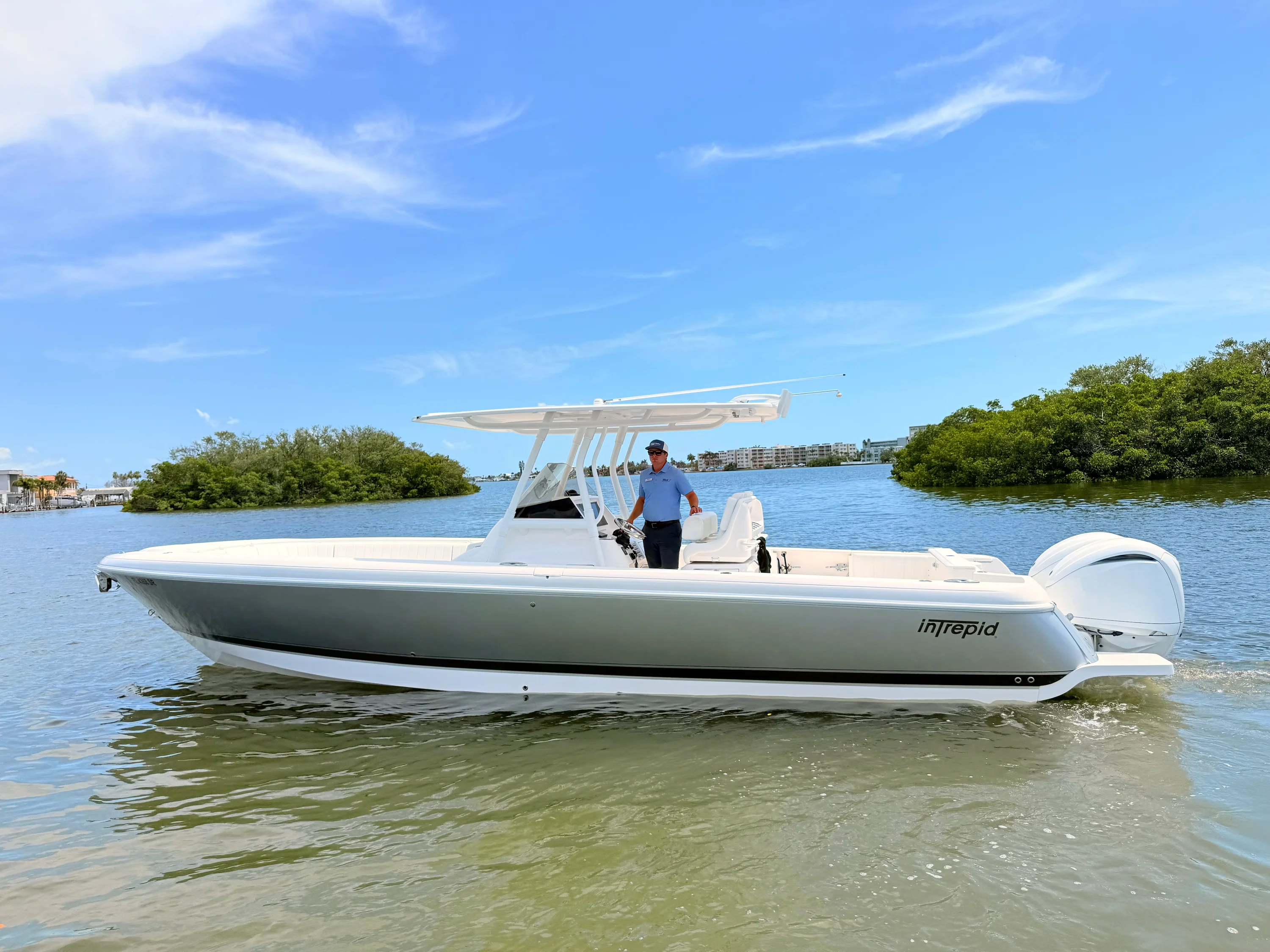 2020 Intrepid 327CC Image Thumbnail #12