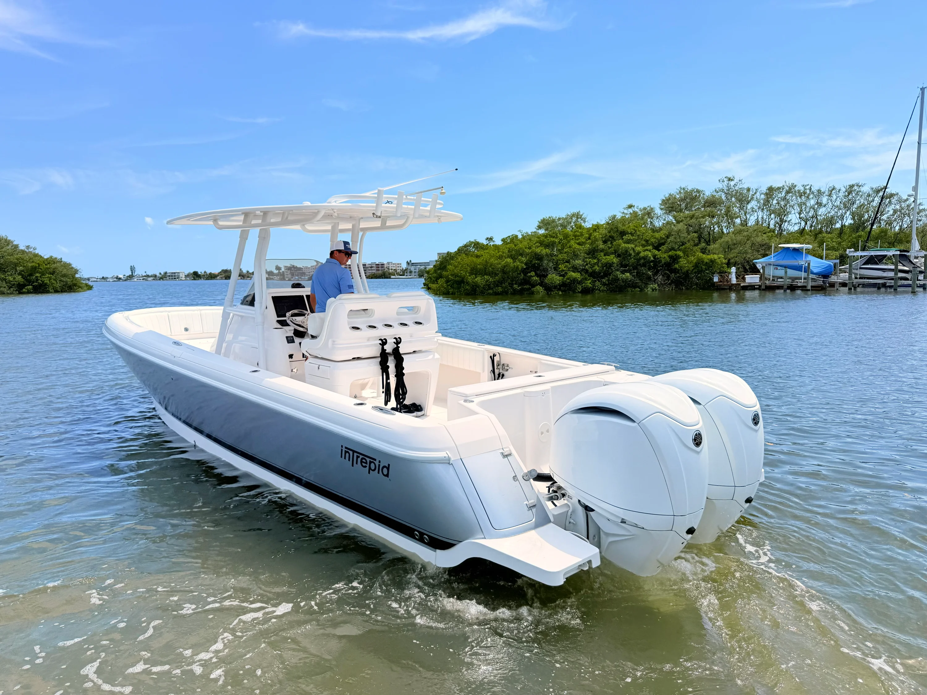 2020 Intrepid 327CC Image Thumbnail #8