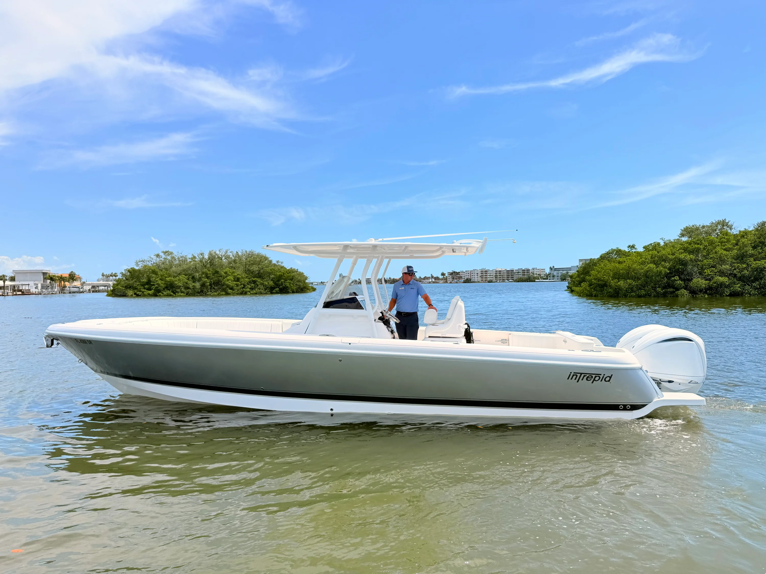 2020 Intrepid 327CC Image Thumbnail #13