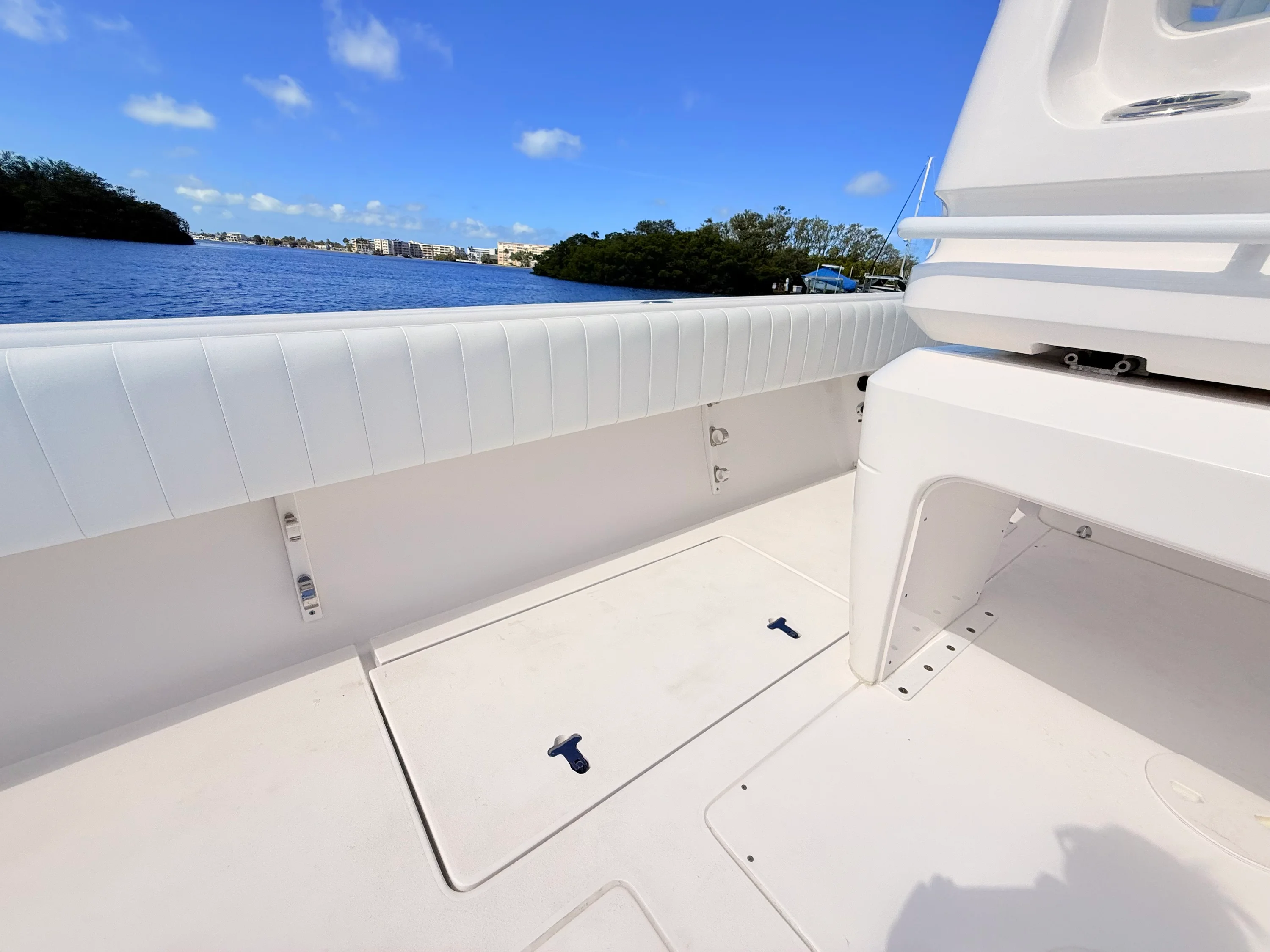 2020 Intrepid 327CC Image Thumbnail #32