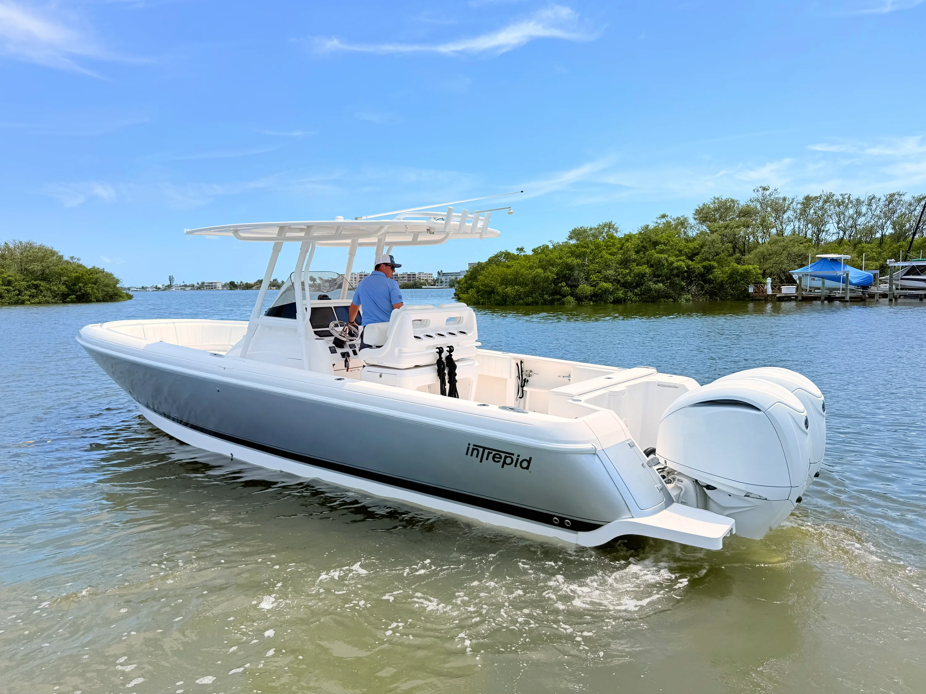 2020 Intrepid 327CC Image Thumbnail #9