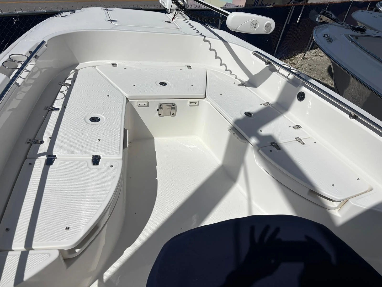 2020 Boston Whaler 270 DAUNTLESS Image Thumbnail #9
