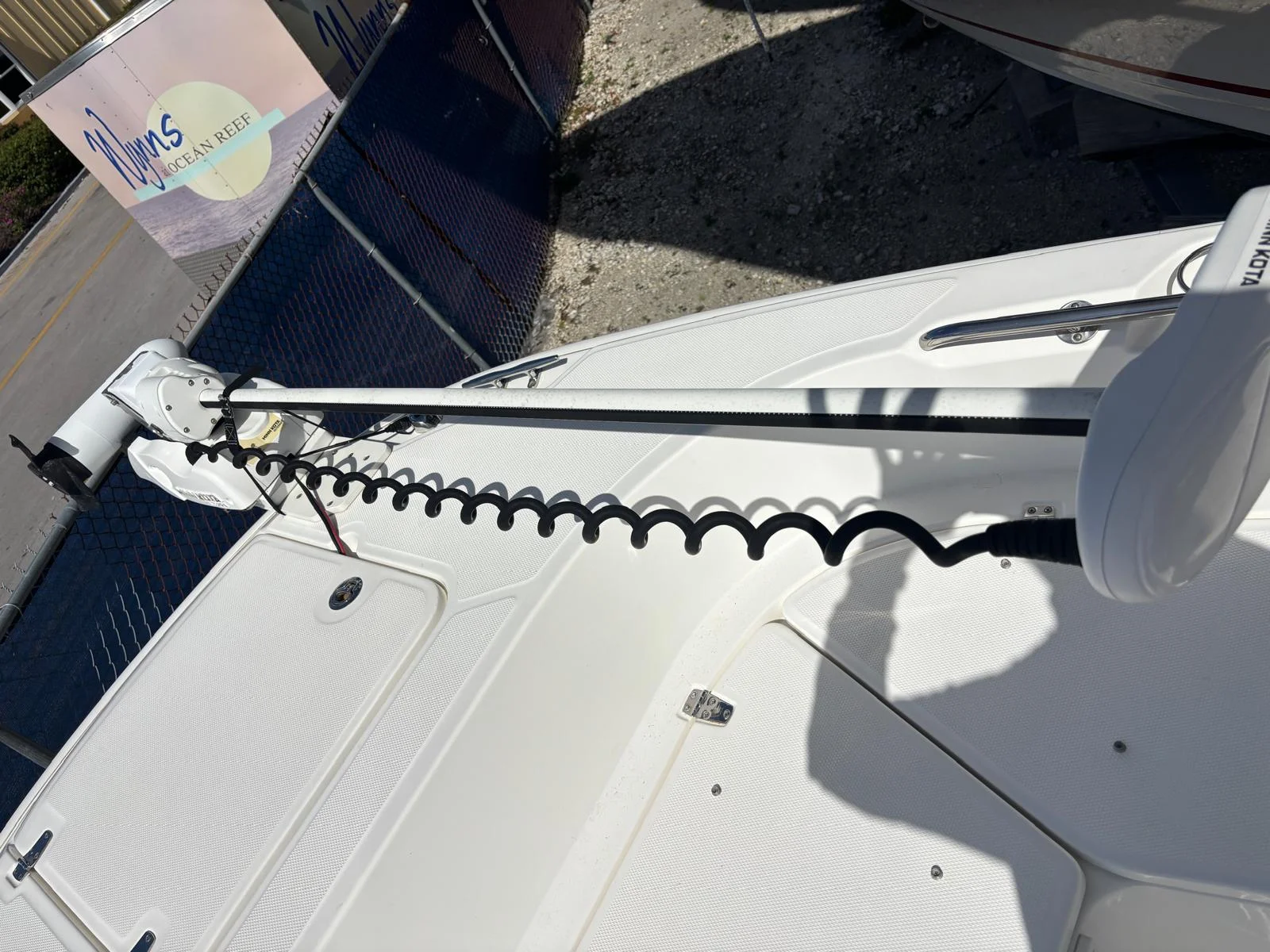 2020 Boston Whaler 270 DAUNTLESS Image Thumbnail #8