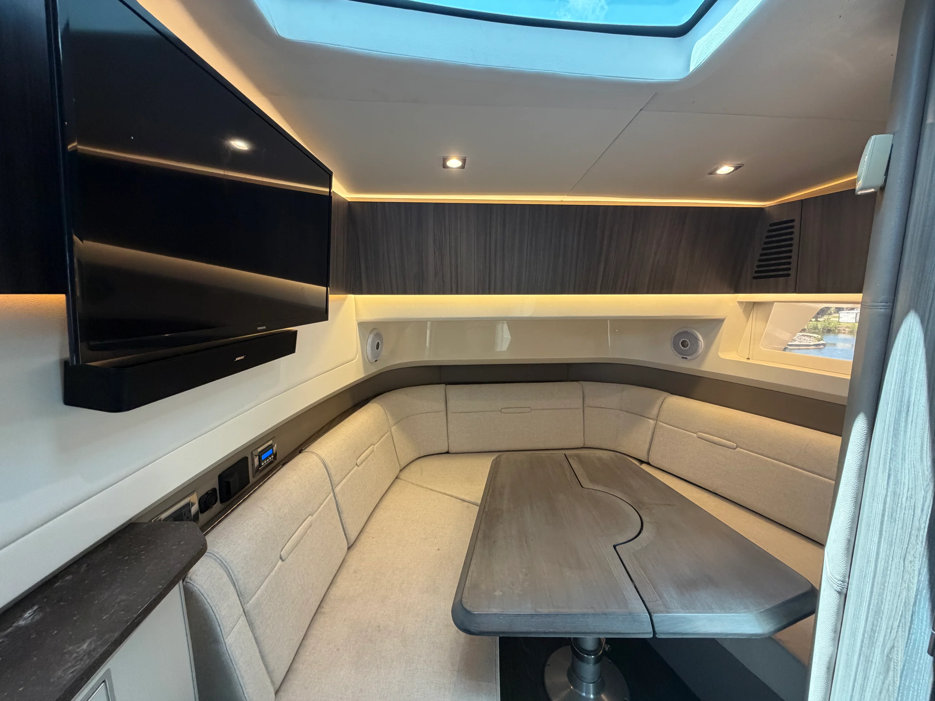 2020 Sea Ray 400 SLX OB Image Thumbnail #46