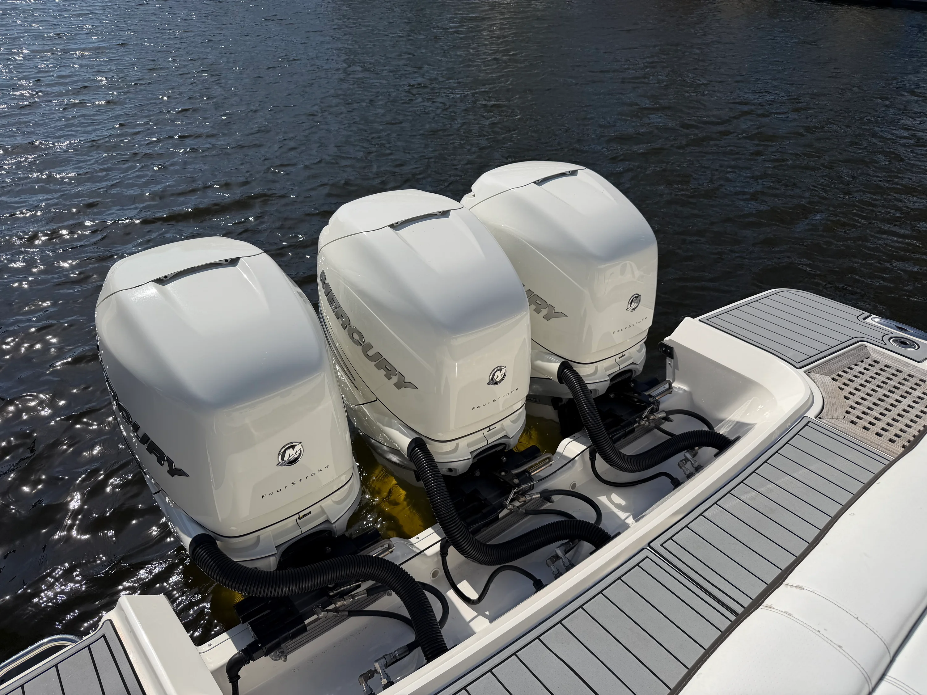 2020 Sea Ray 400 SLX OB Image Thumbnail #3