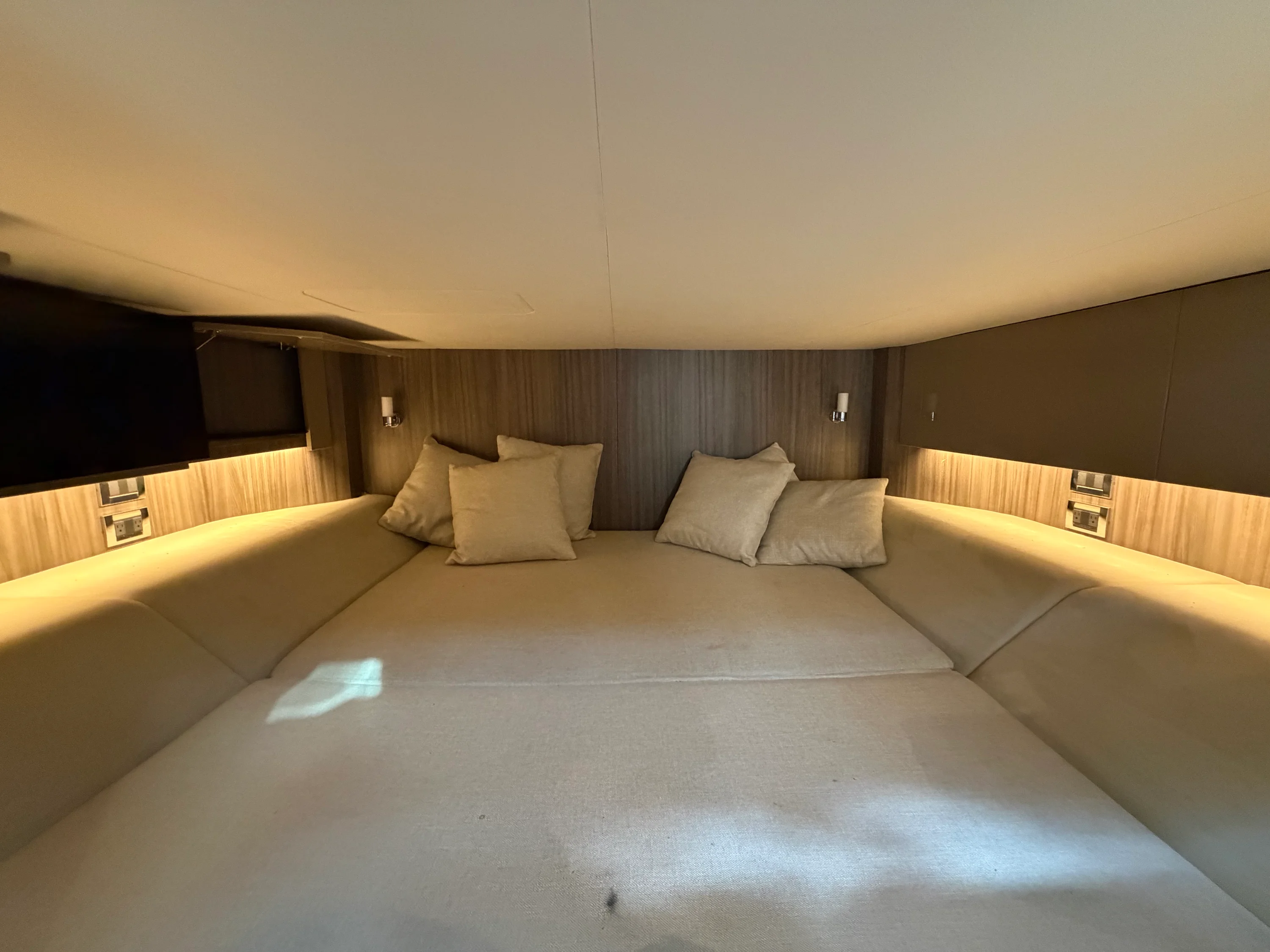 2020 Sea Ray 400 SLX OB Image Thumbnail #41