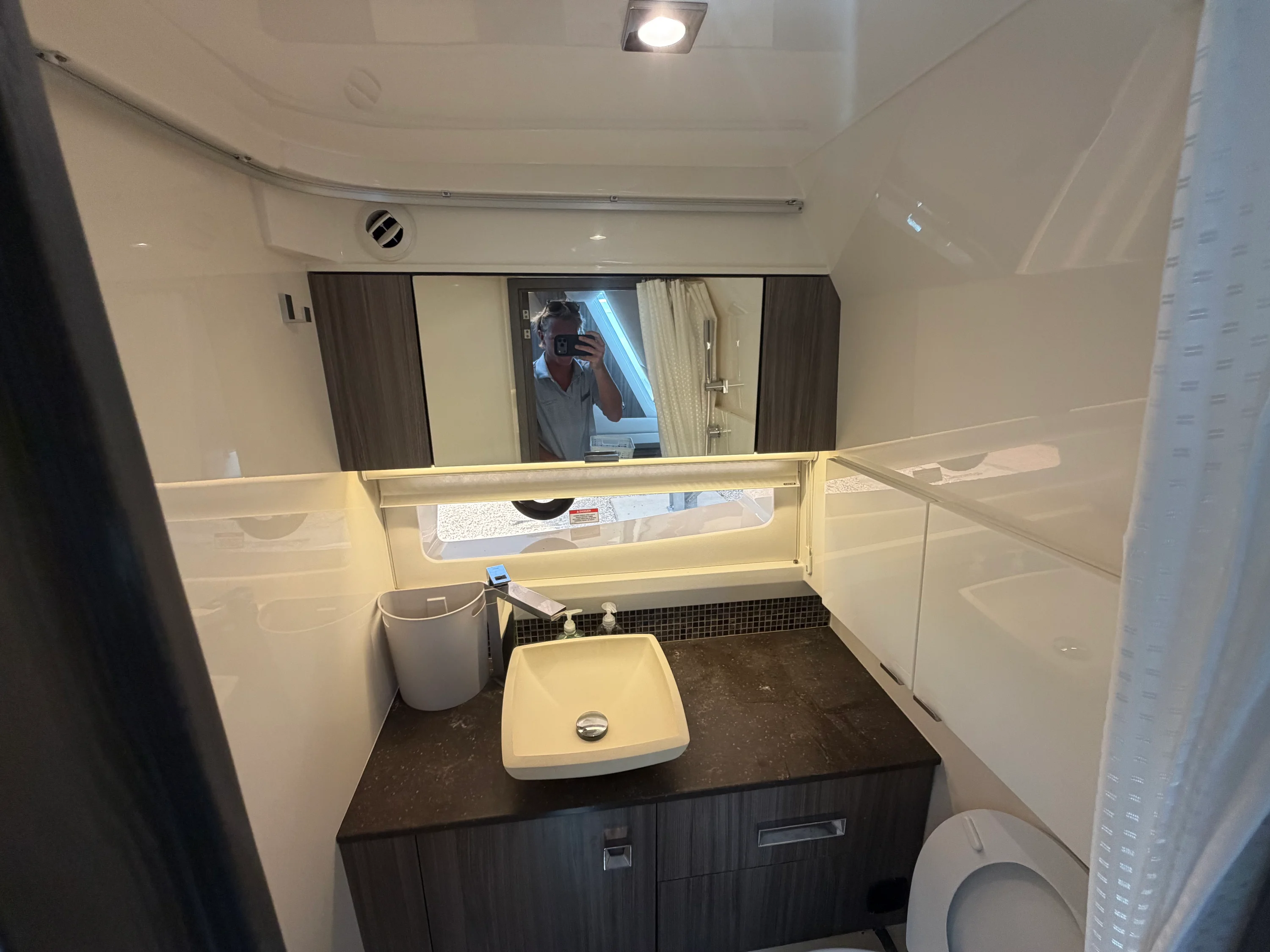 2020 Sea Ray 400 SLX OB Image Thumbnail #56