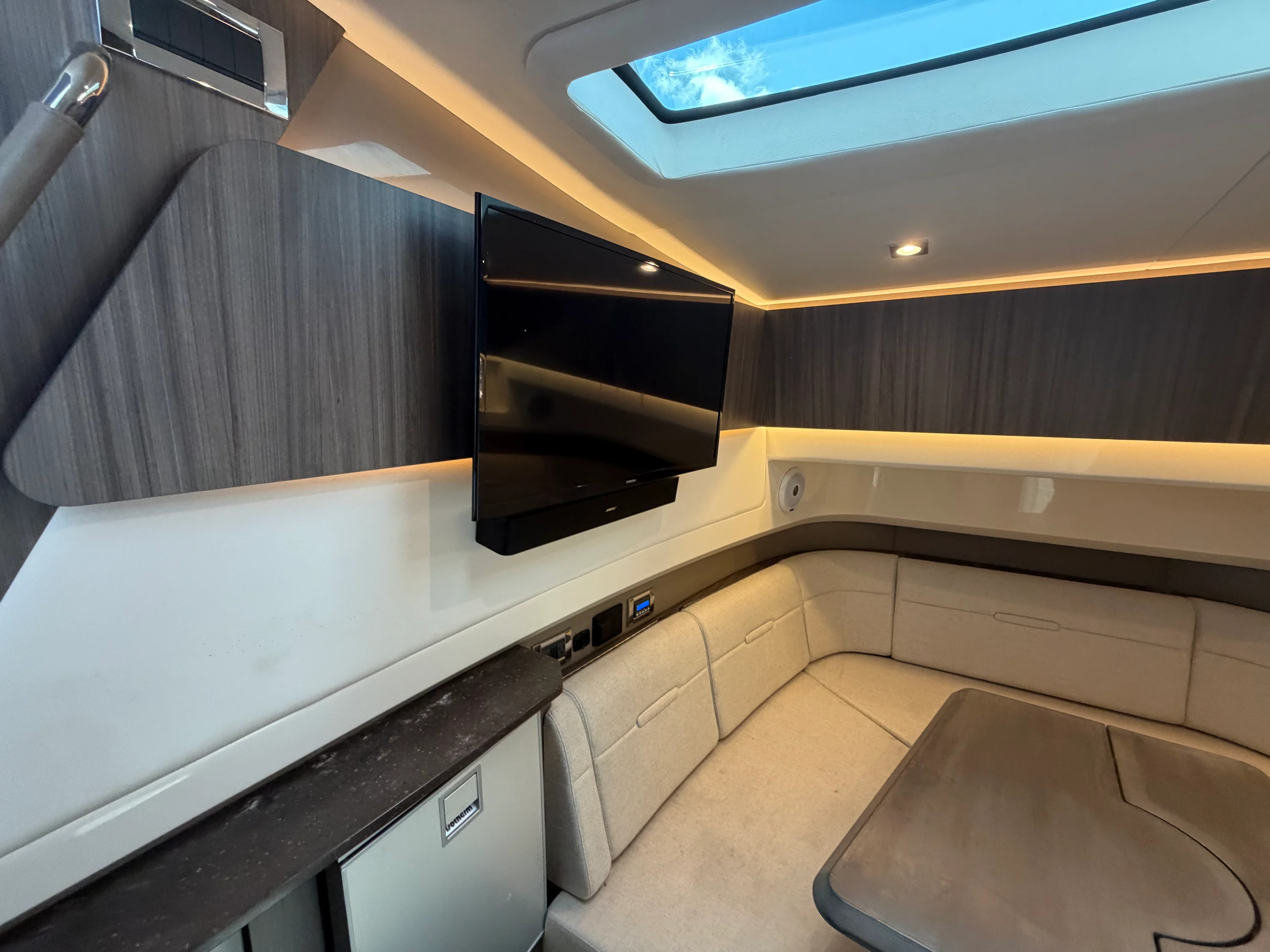 2020 Sea Ray 400 SLX OB Image Thumbnail #47
