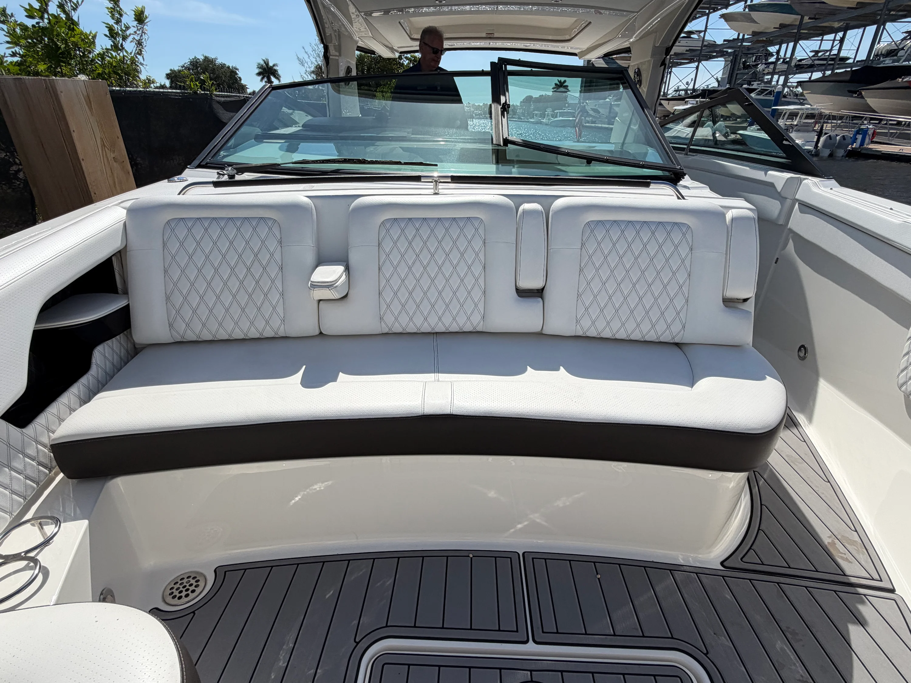 2020 Sea Ray 400 SLX OB Image Thumbnail #34