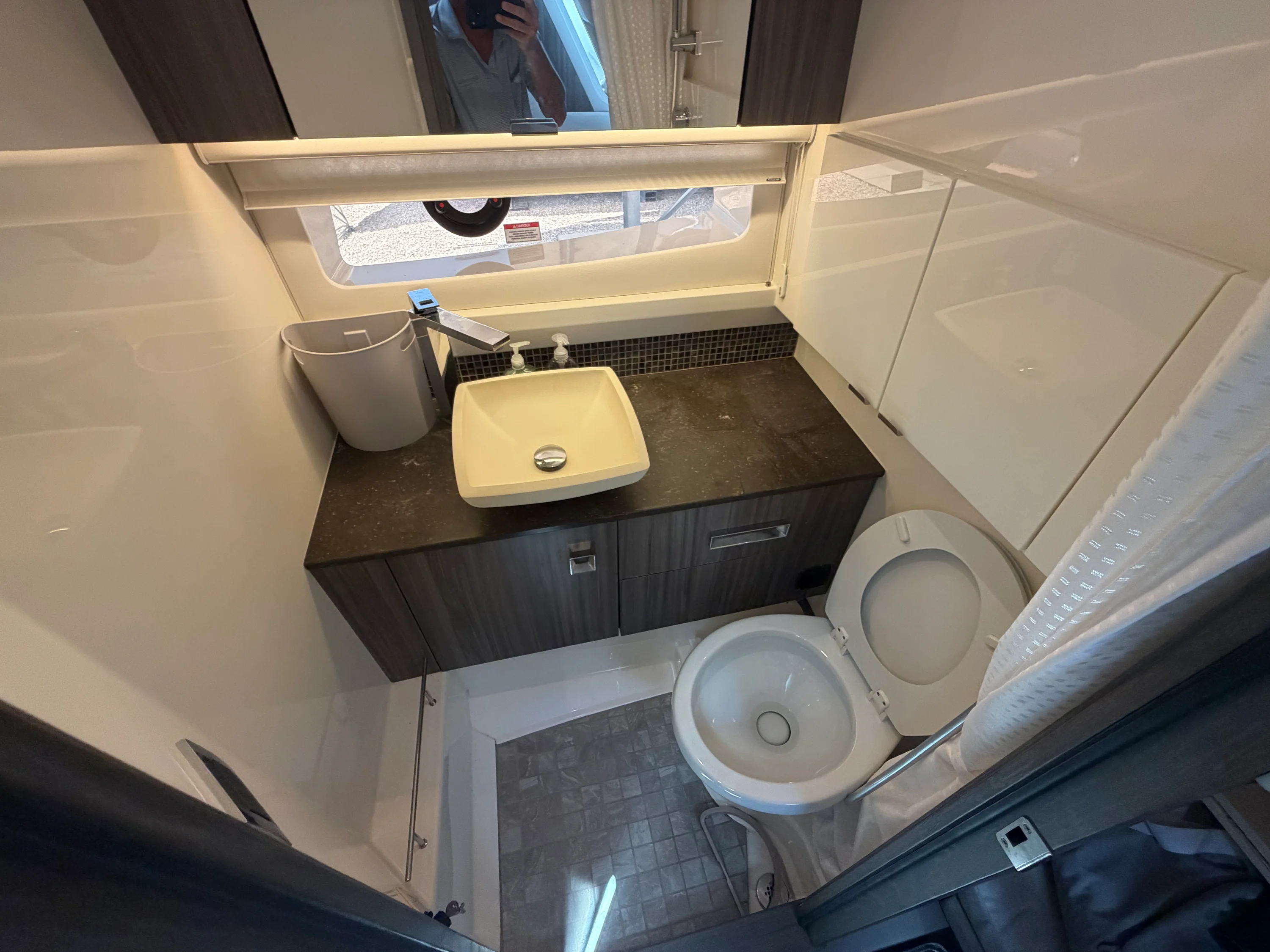 2020 Sea Ray 400 SLX OB Image Thumbnail #55