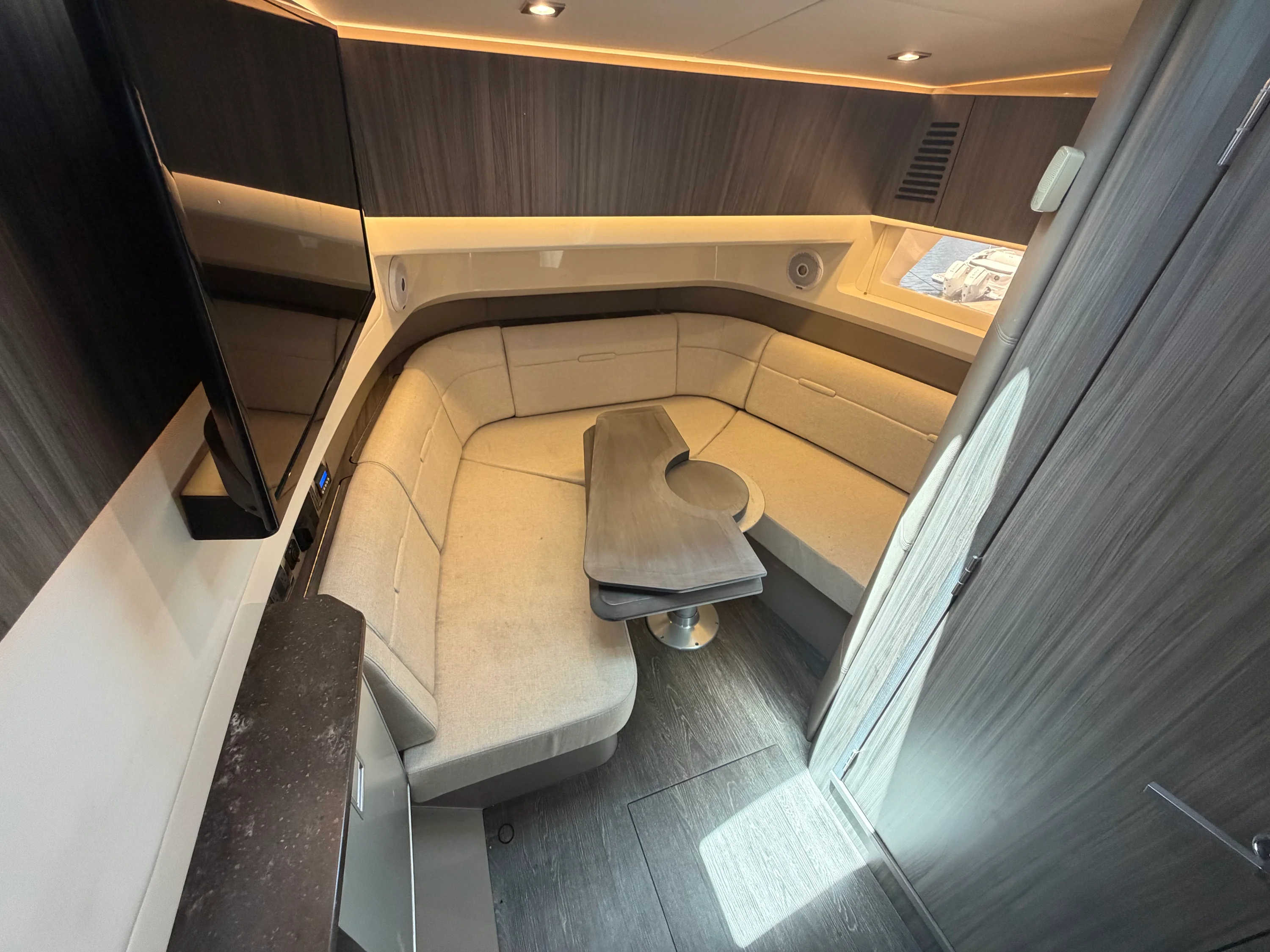 2020 Sea Ray 400 SLX OB Image Thumbnail #60