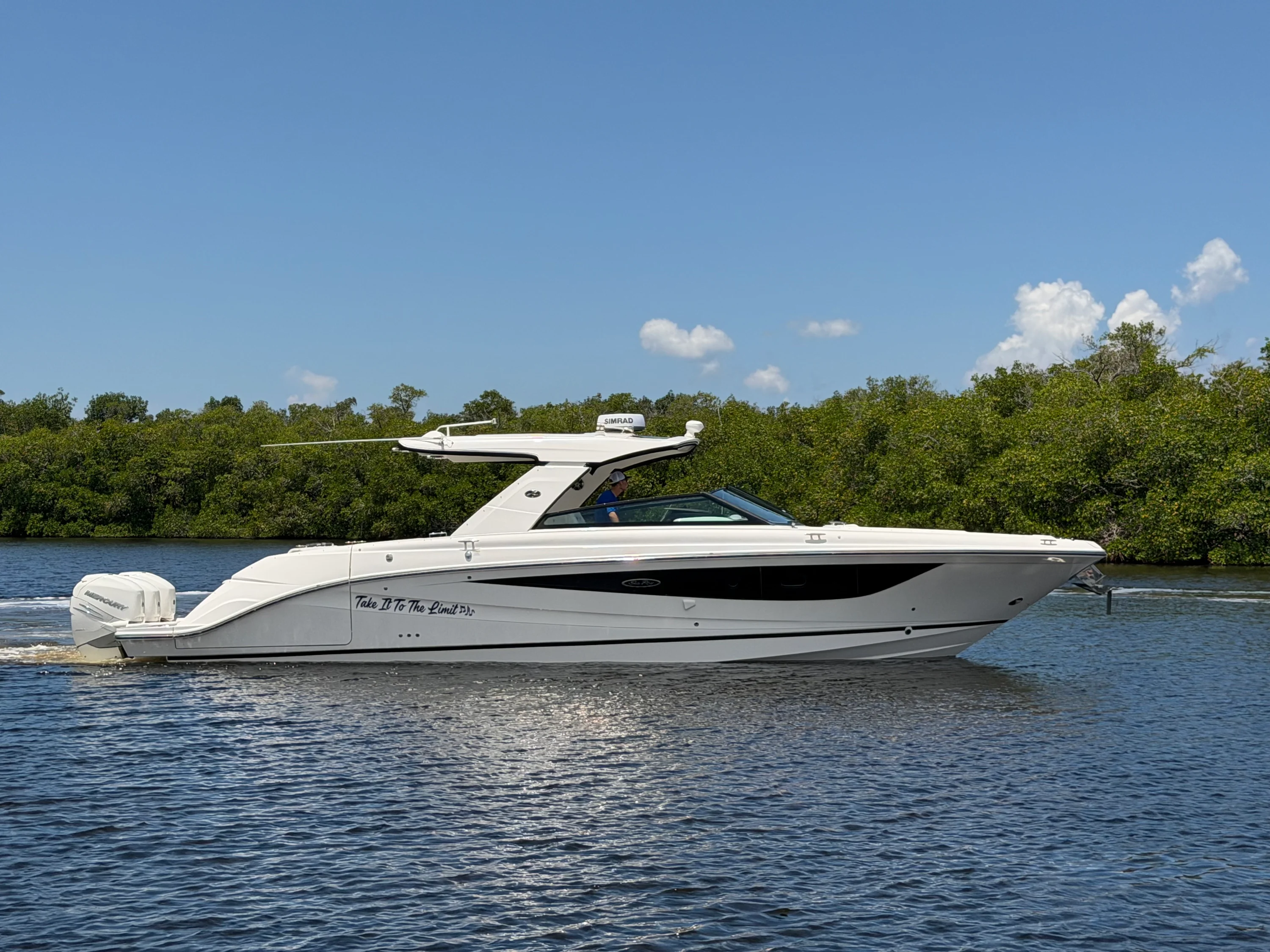2020 Sea Ray 400 SLX OB Image Thumbnail #3