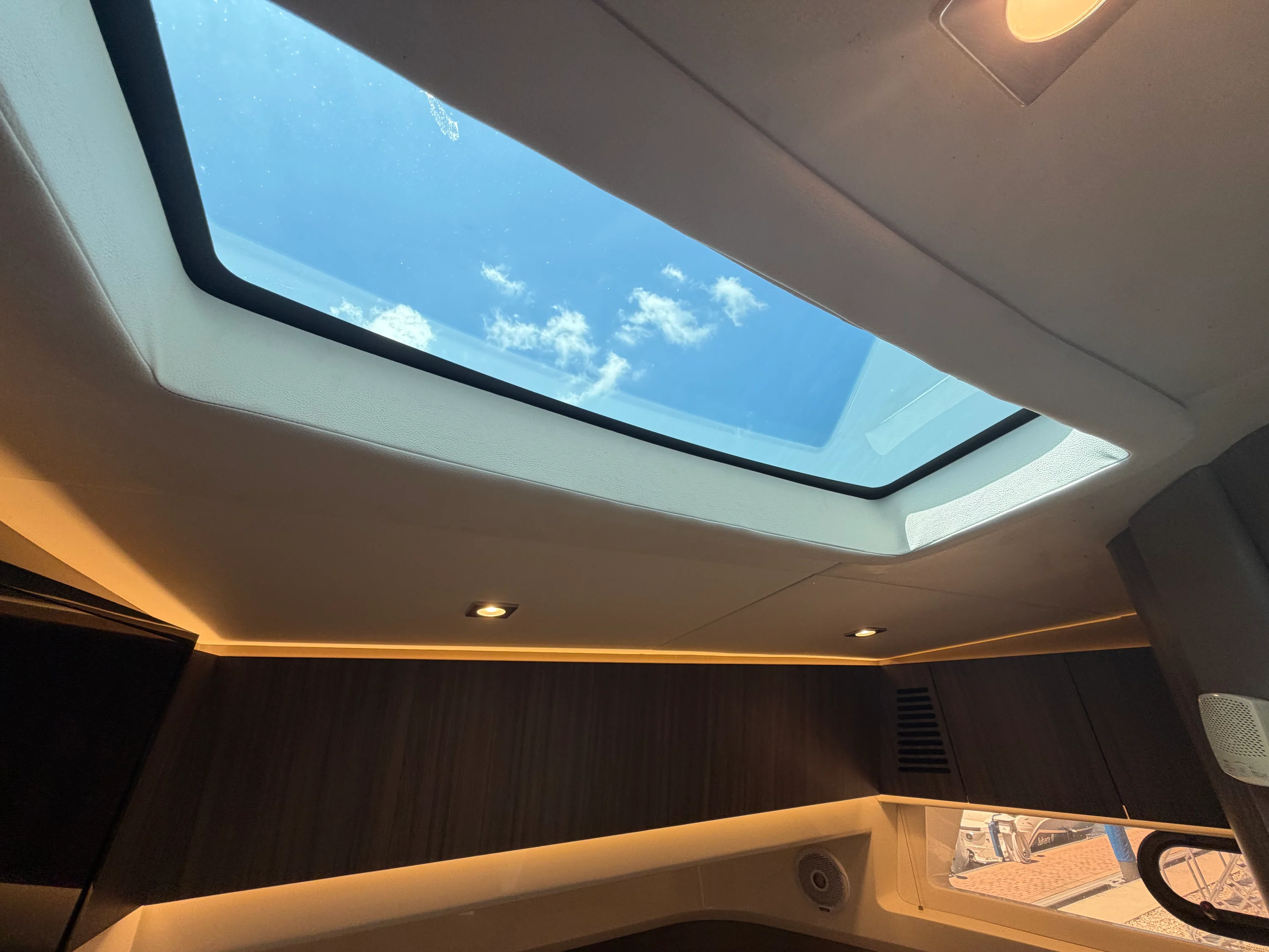 2020 Sea Ray 400 SLX OB Image Thumbnail #59