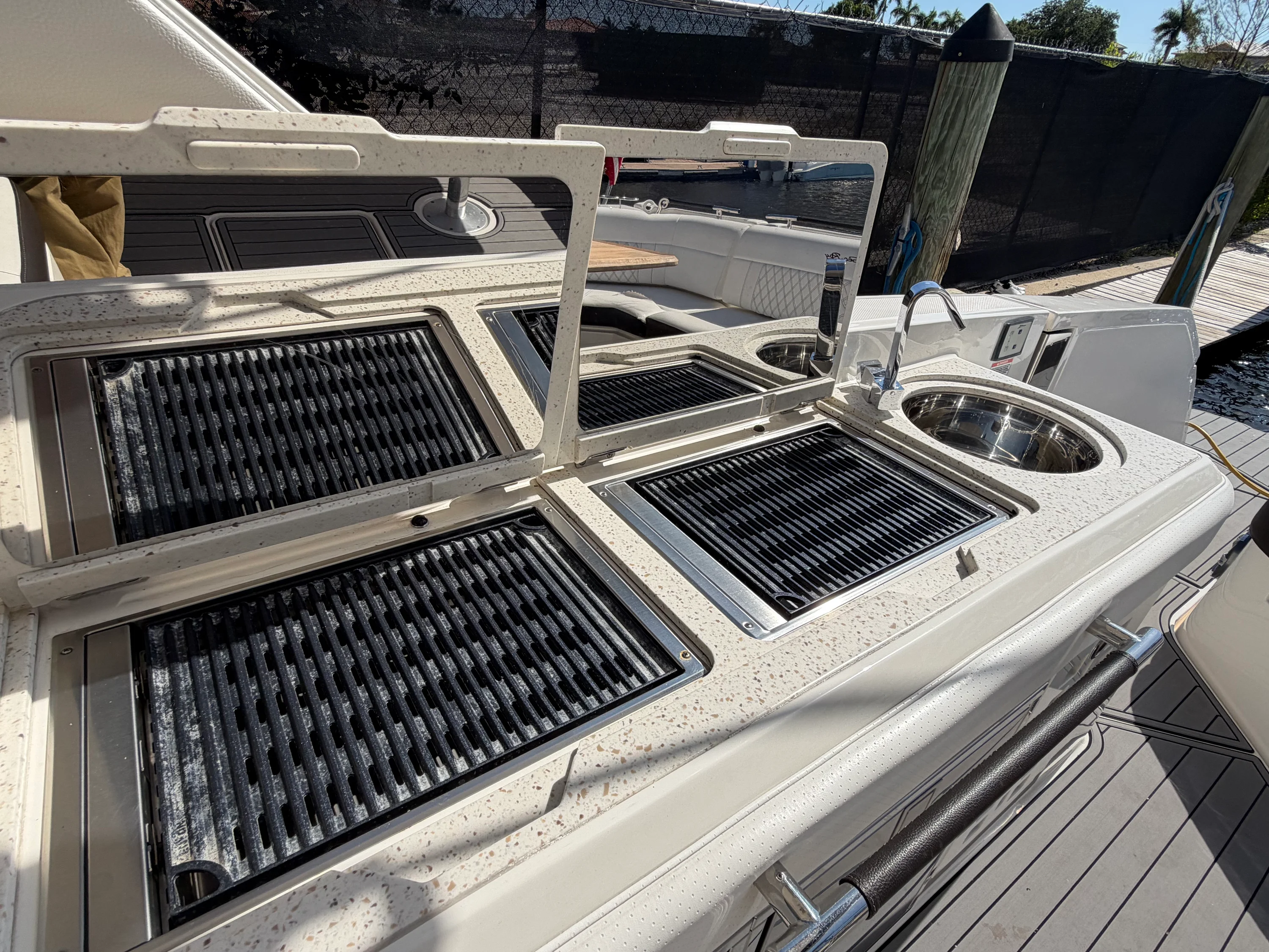 2020 Sea Ray 400 SLX OB Image Thumbnail #14
