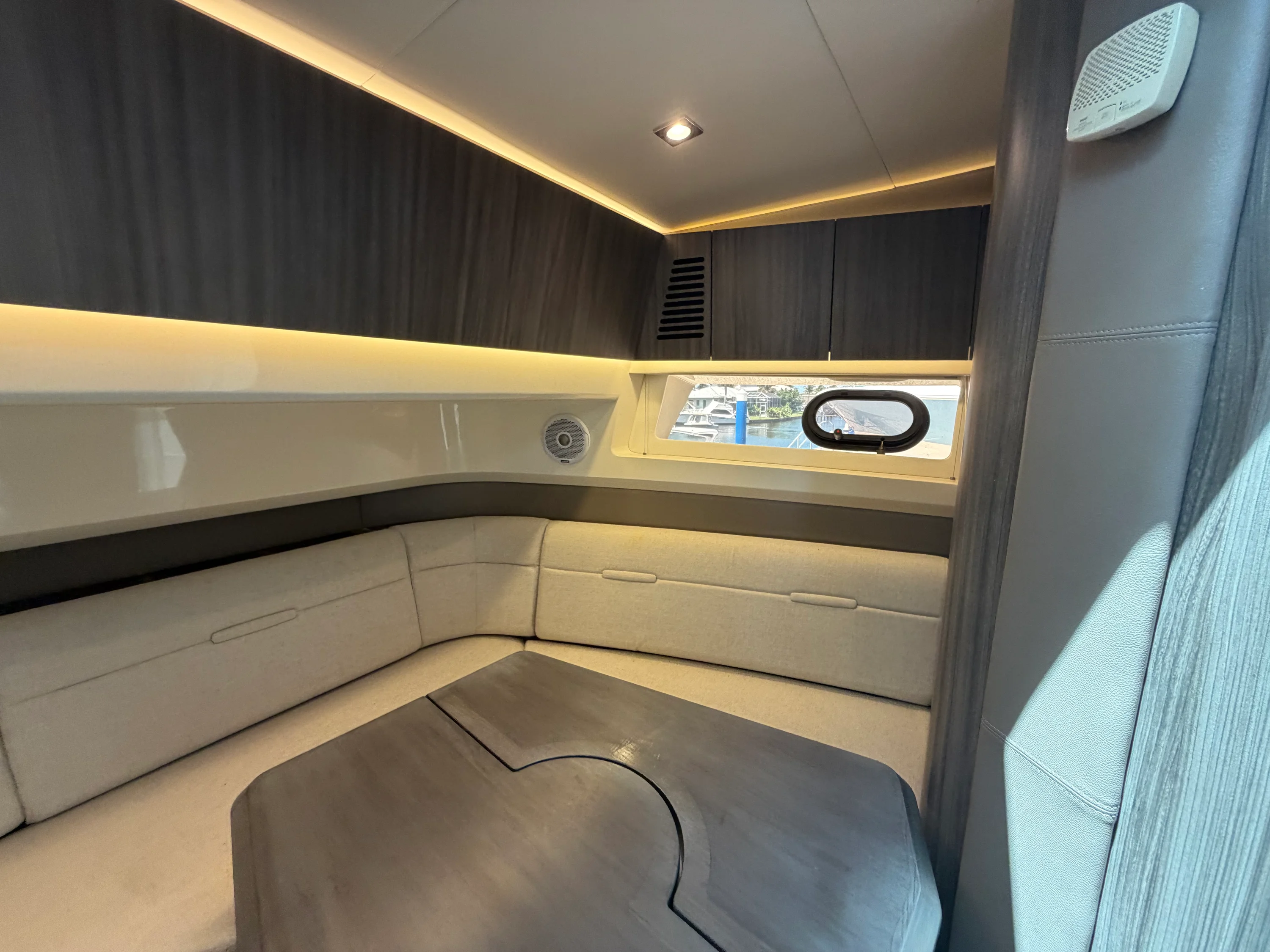 2020 Sea Ray 400 SLX OB Image Thumbnail #50