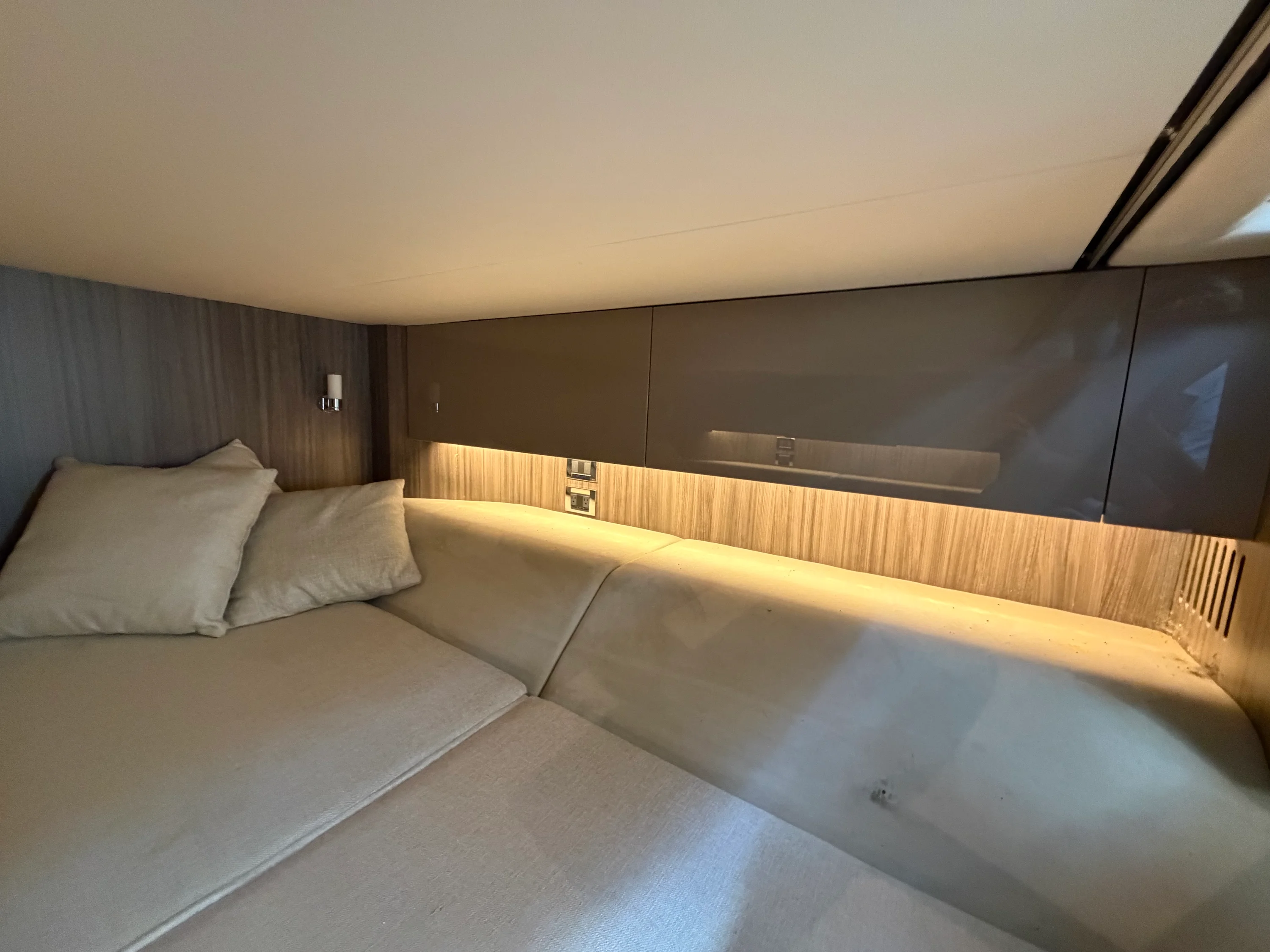 2020 Sea Ray 400 SLX OB Image Thumbnail #44