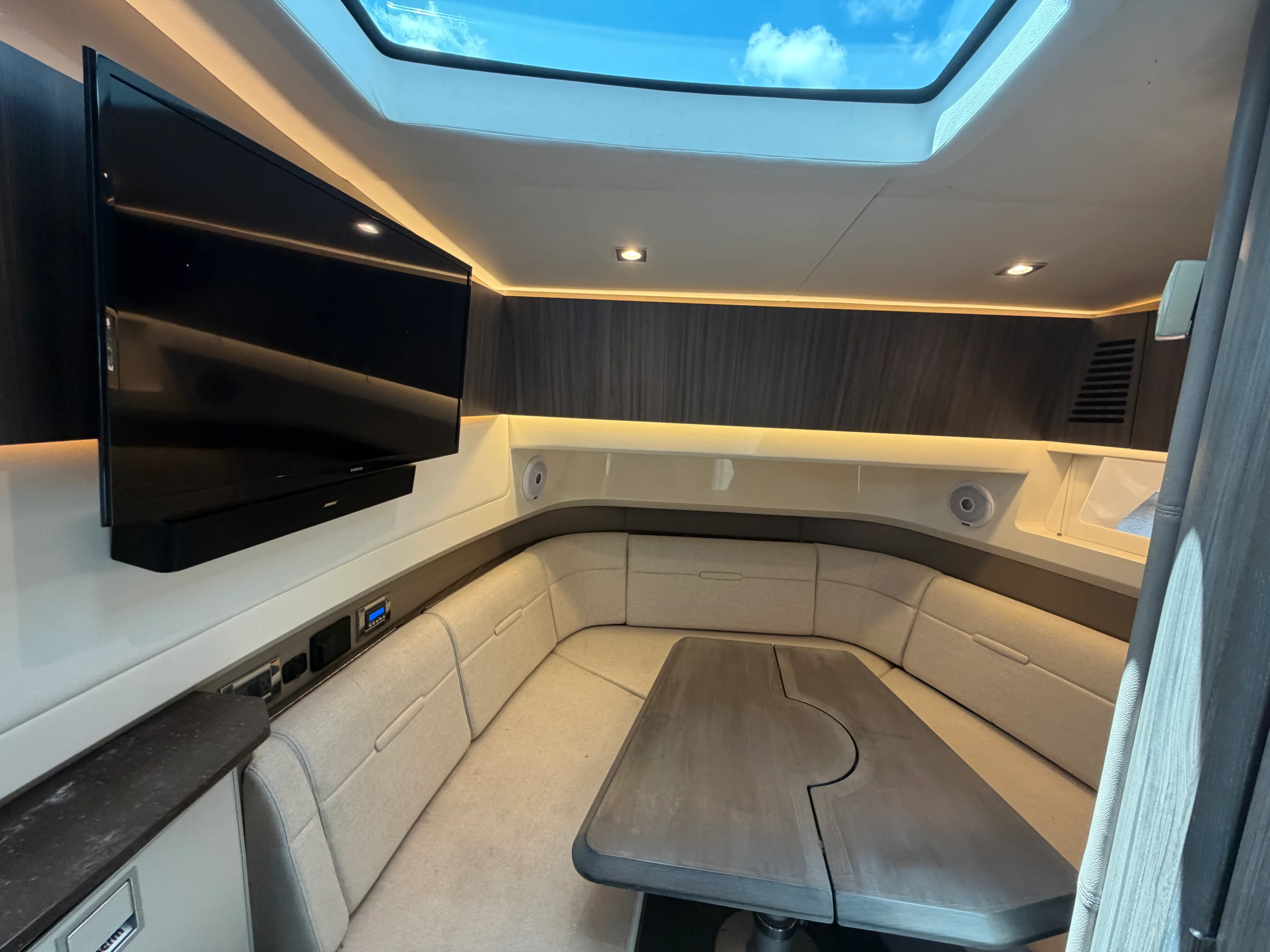 2020 Sea Ray 400 SLX OB Image Thumbnail #48