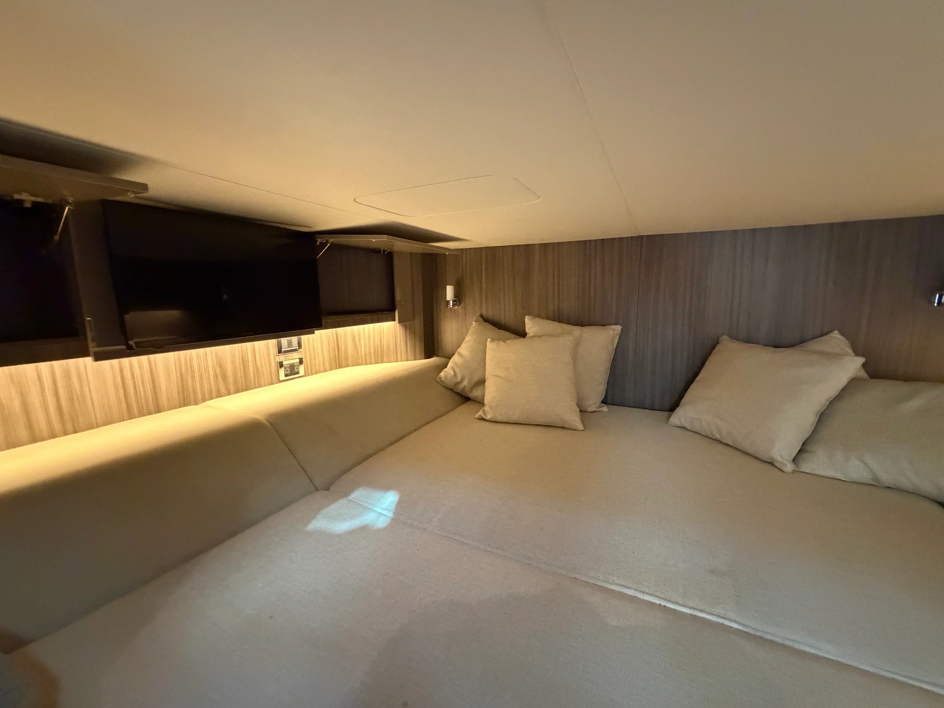 2020 Sea Ray 400 SLX OB Image Thumbnail #42
