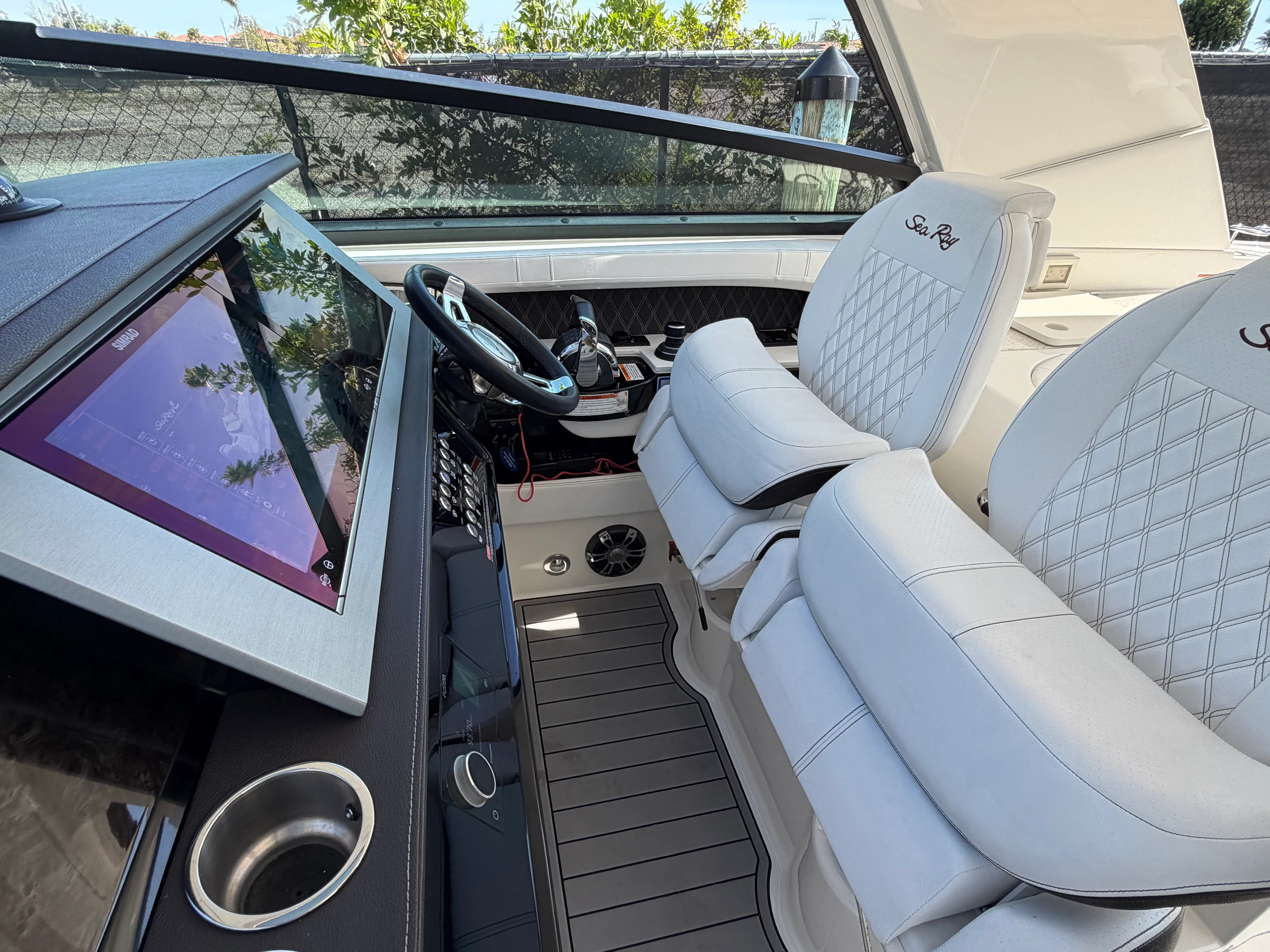 2020 Sea Ray 400 SLX OB Image Thumbnail #19