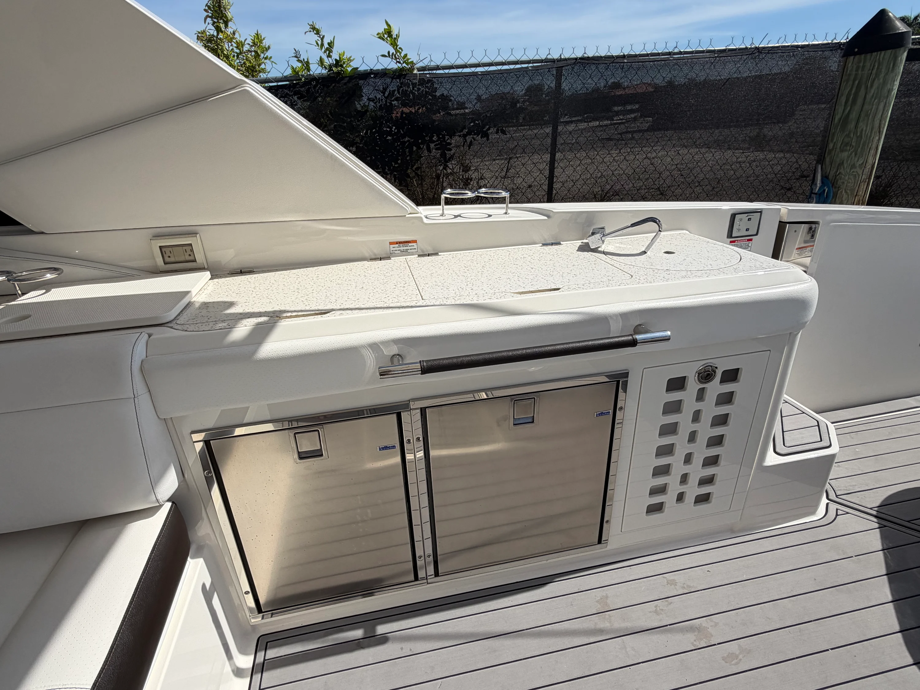 2020 Sea Ray 400 SLX OB Image Thumbnail #12