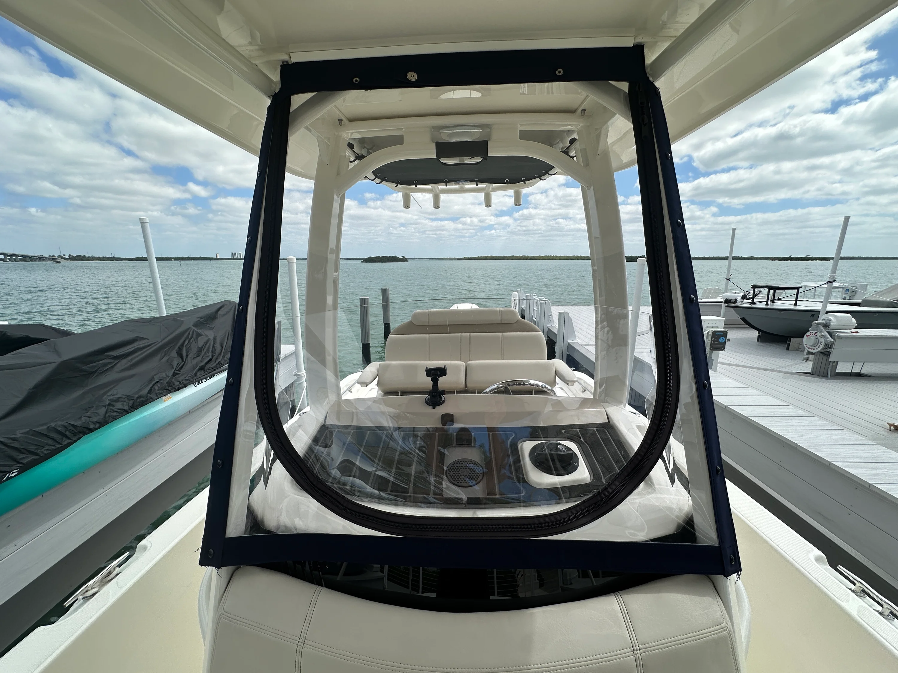 2024 Boston Whaler 250 DAUNTLESS Image Thumbnail #22
