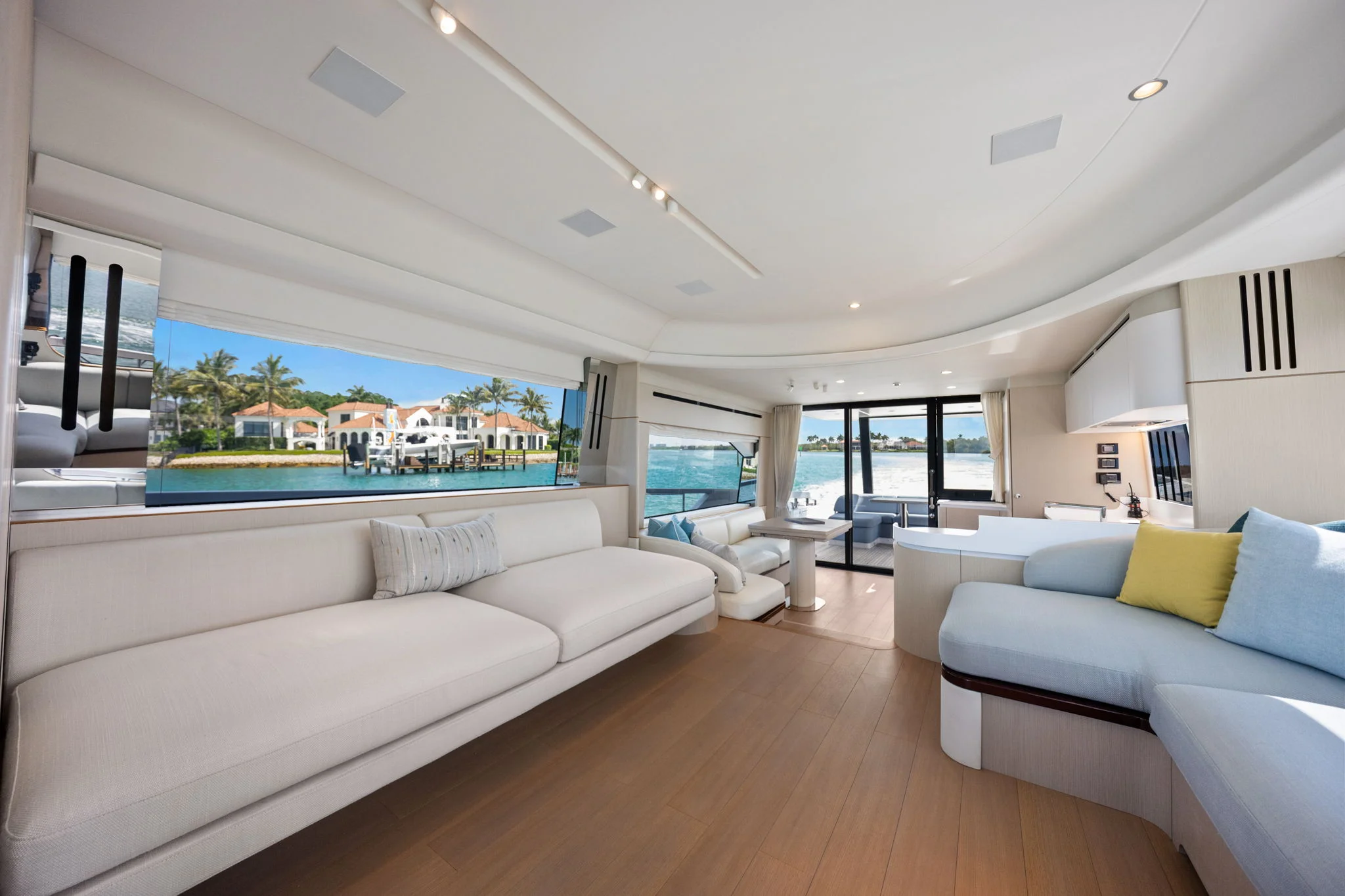 2025 Azimut 68 FLY Image Thumbnail #20